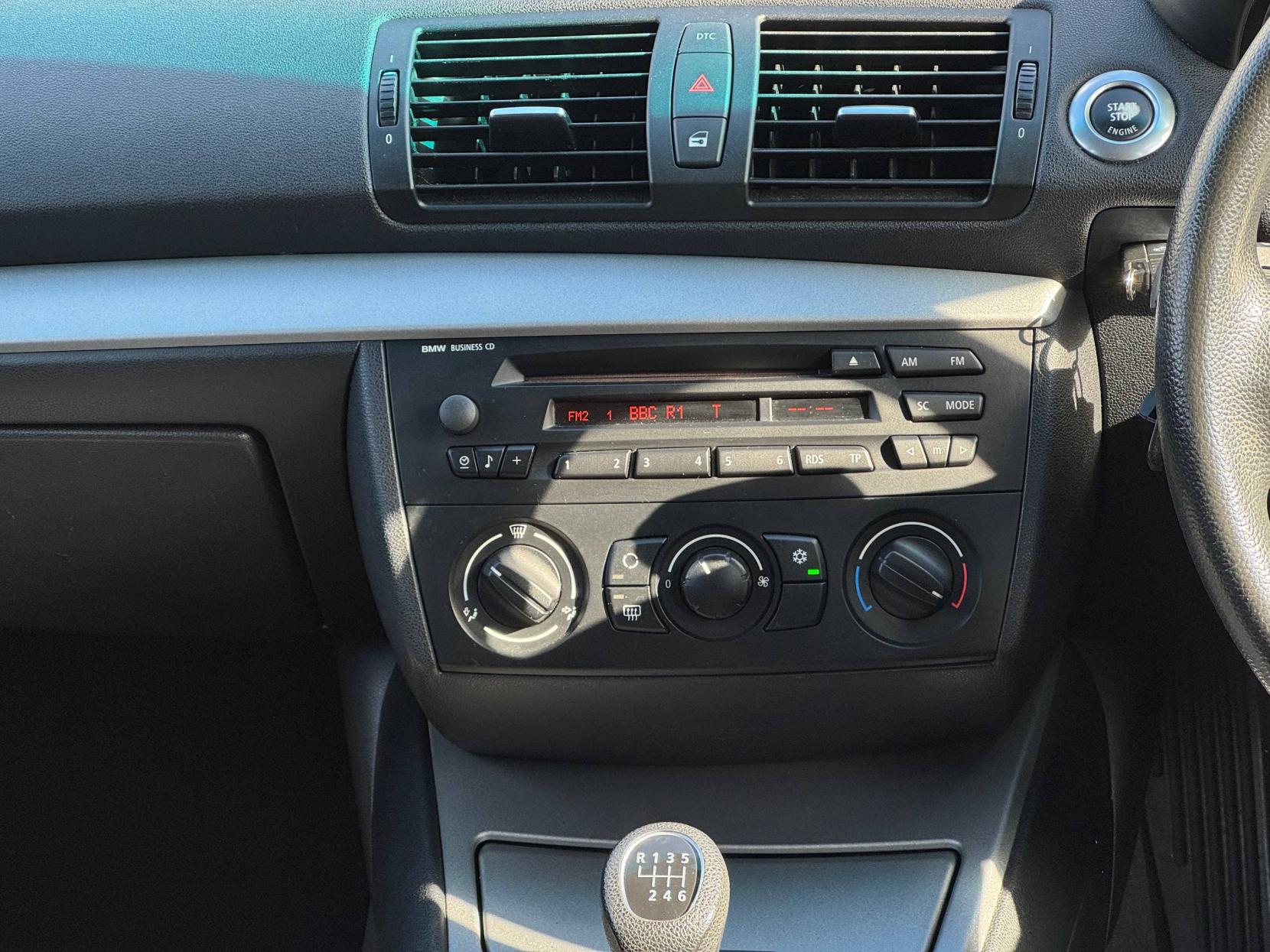 BMW 1 Series 2.0 118i Hatchback 5dr Petrol Manual 6 Spd Euro 4 (129 ps)