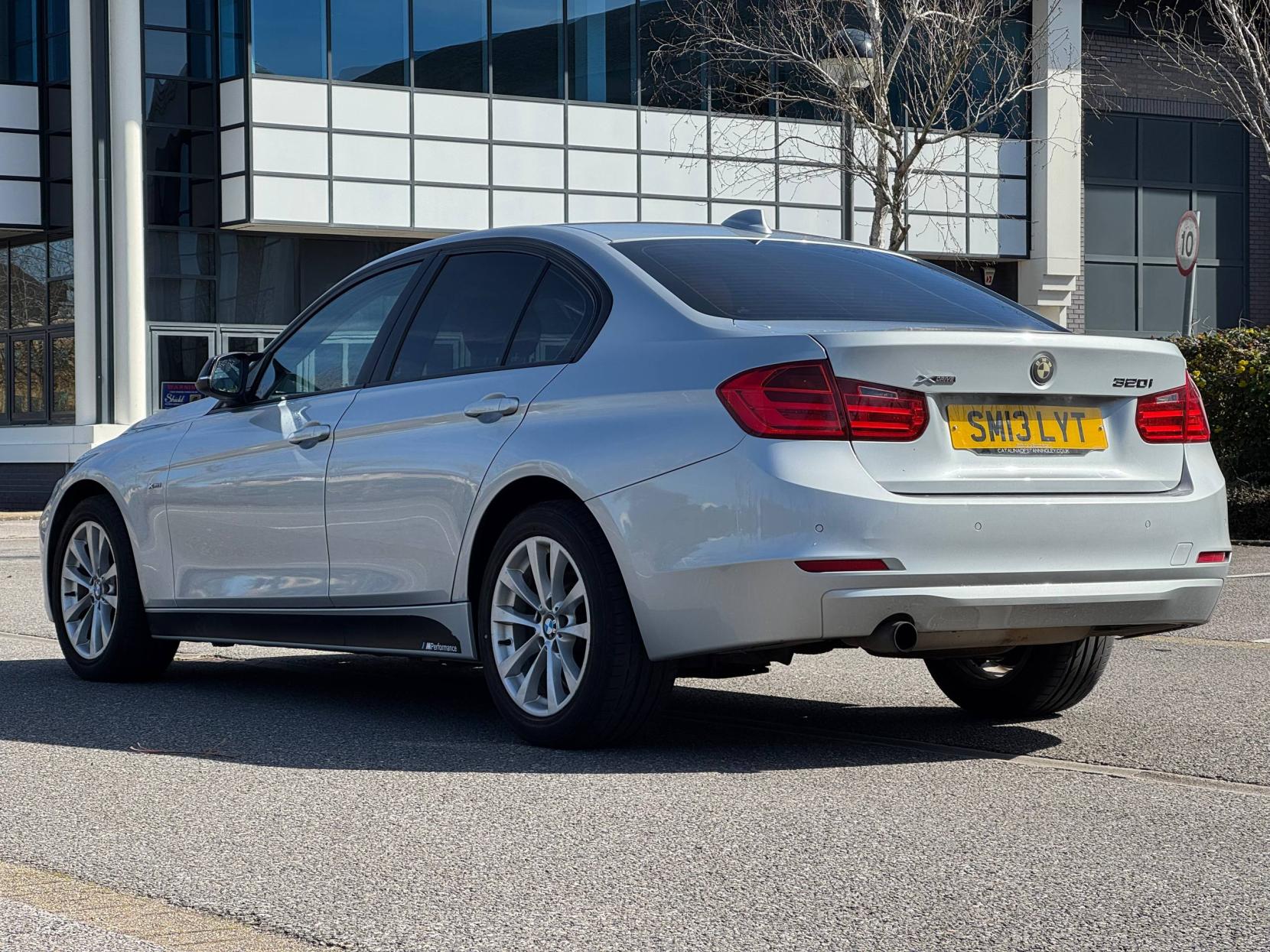 BMW 3 Series 2.0 320i SE Saloon 4dr Petrol Manual xDrive Euro 5 (s/s) (184 ps)