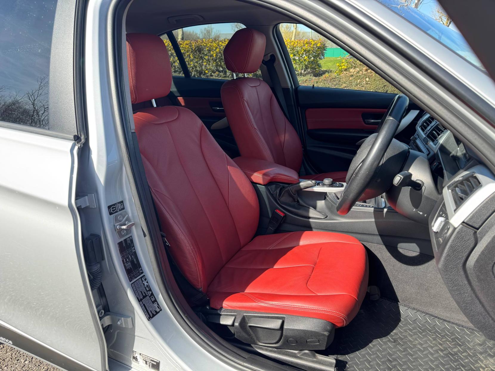 BMW 3 Series 2.0 320i SE Saloon 4dr Petrol Manual xDrive Euro 5 (s/s) (184 ps)