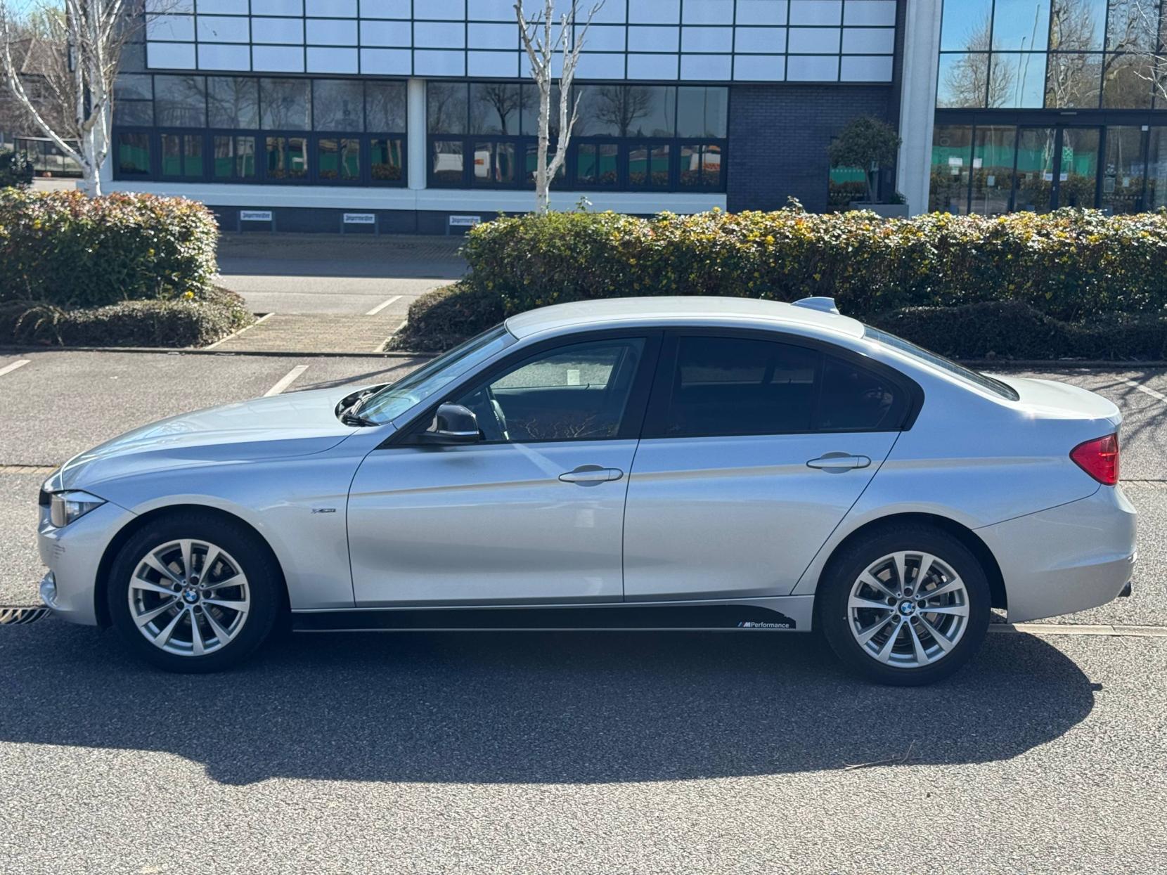 BMW 3 Series 2.0 320i SE Saloon 4dr Petrol Manual xDrive Euro 5 (s/s) (184 ps)