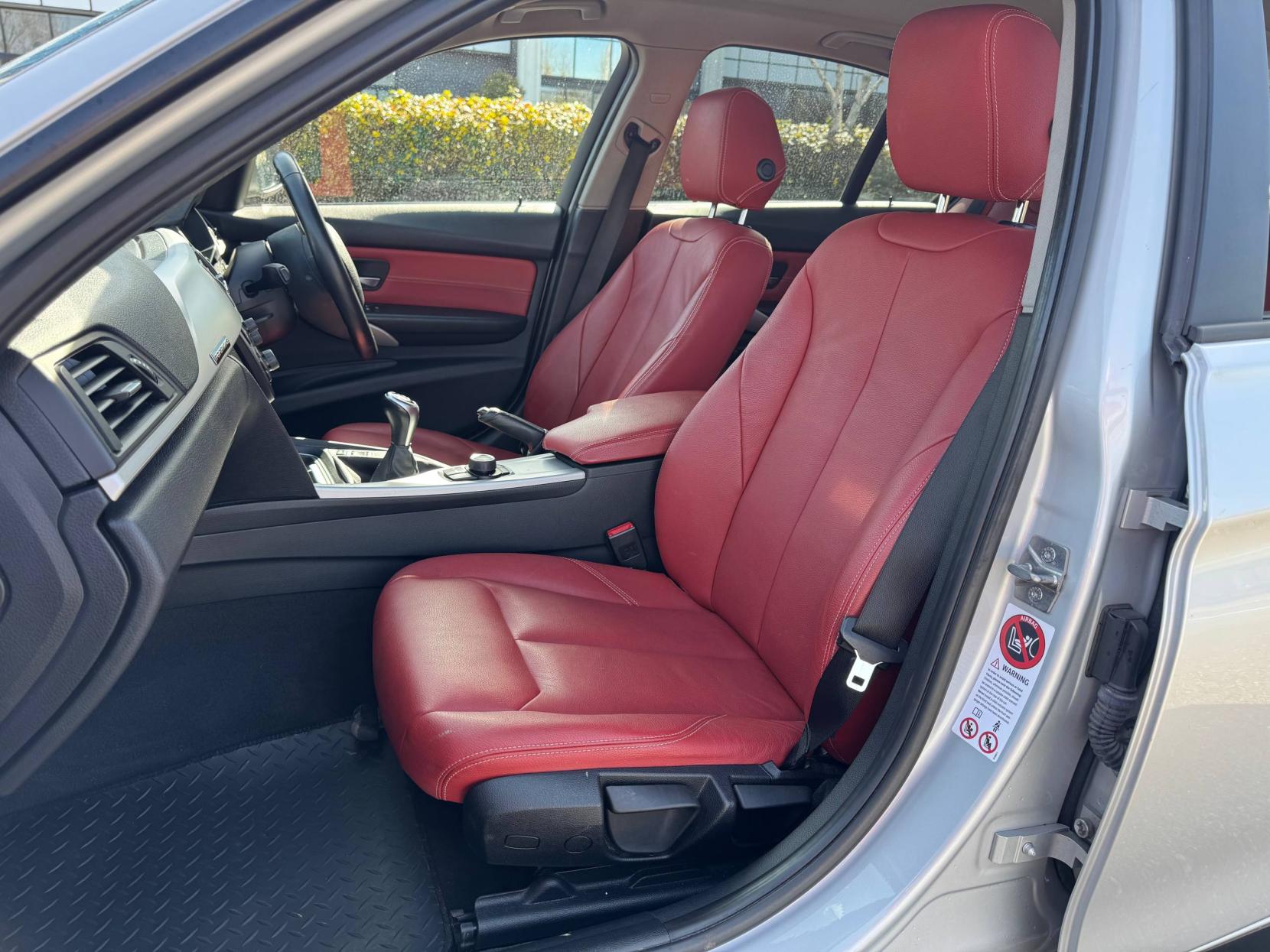 BMW 3 Series 2.0 320i SE Saloon 4dr Petrol Manual xDrive Euro 5 (s/s) (184 ps)