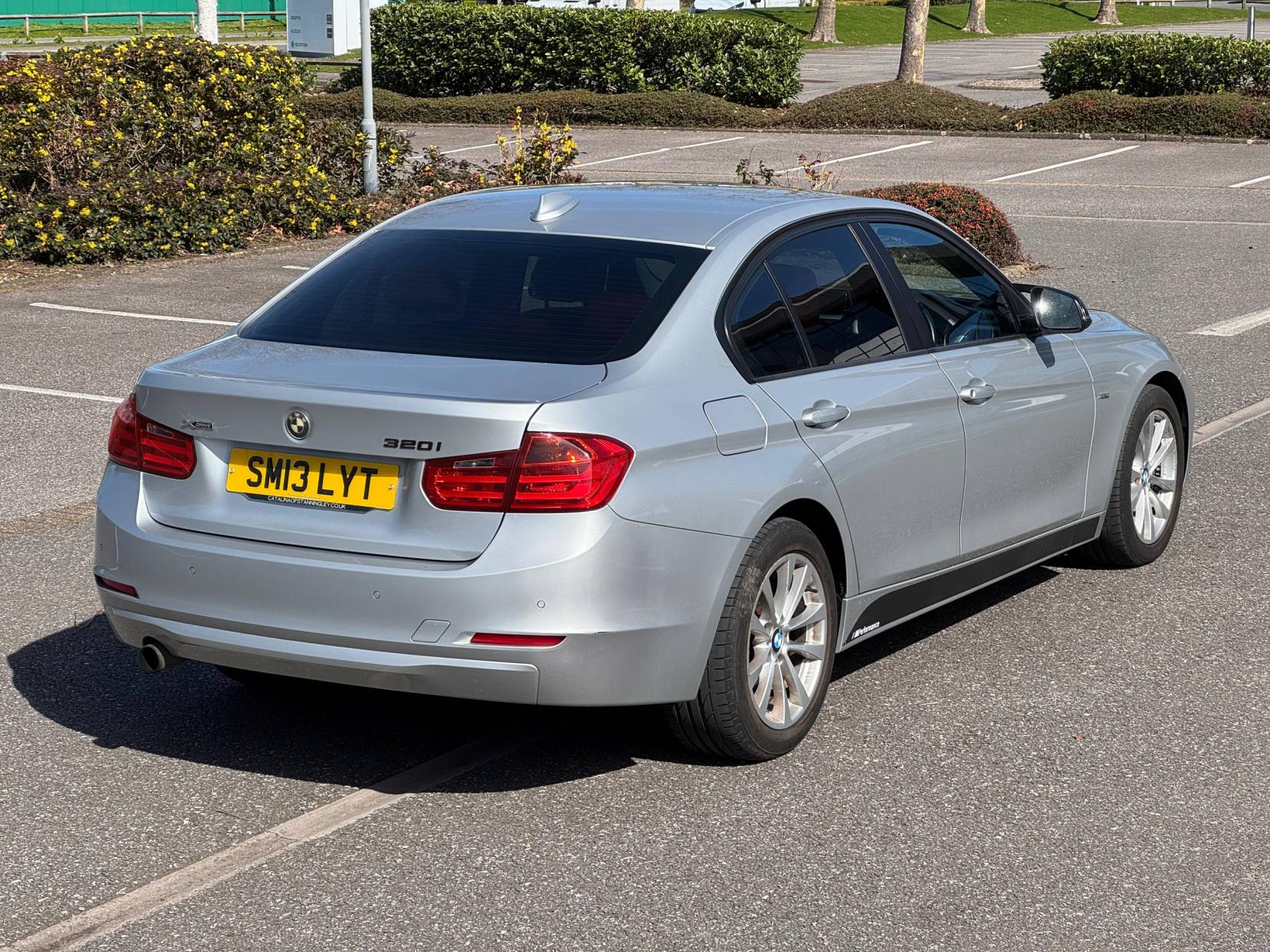 BMW 3 Series 2.0 320i SE Saloon 4dr Petrol Manual xDrive Euro 5 (s/s) (184 ps)