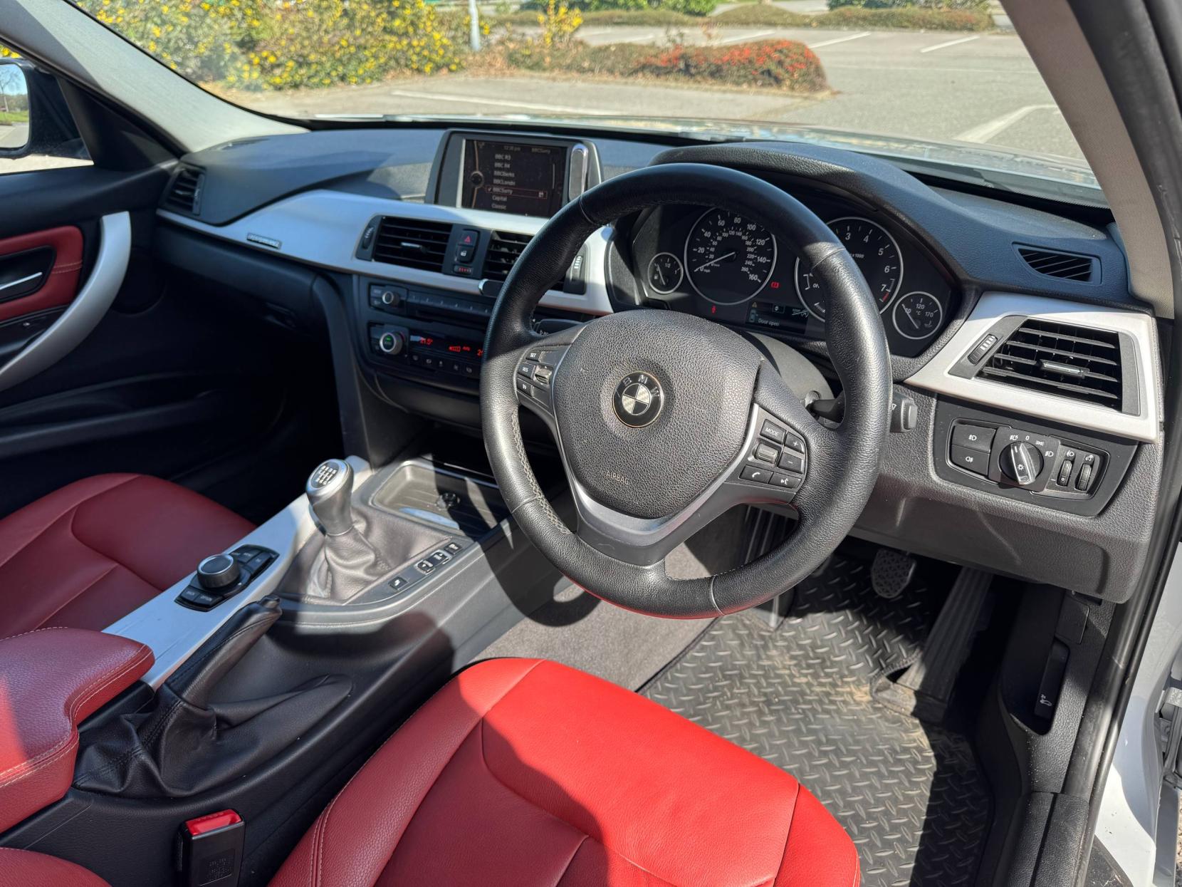 BMW 3 Series 2.0 320i SE Saloon 4dr Petrol Manual xDrive Euro 5 (s/s) (184 ps)