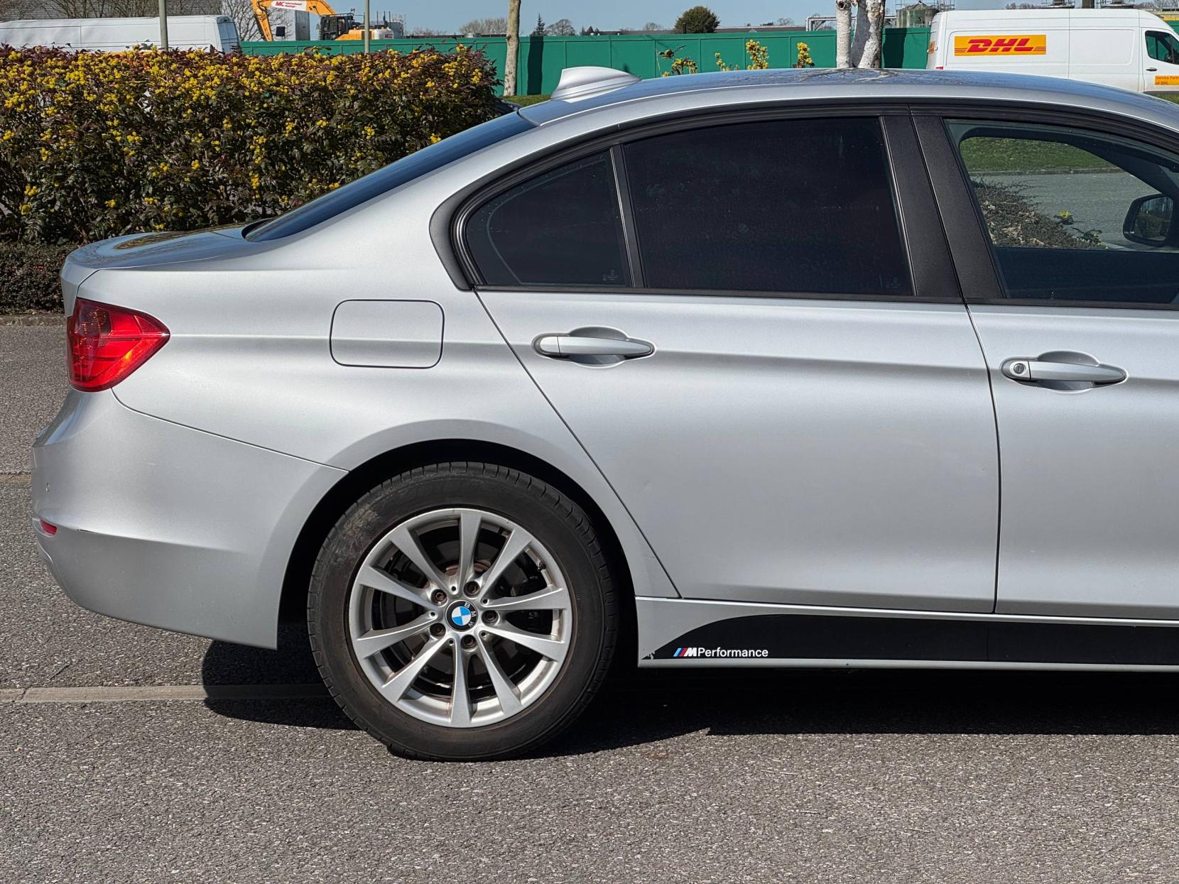 BMW 3 Series 2.0 320i SE Saloon 4dr Petrol Manual xDrive Euro 5 (s/s) (184 ps)