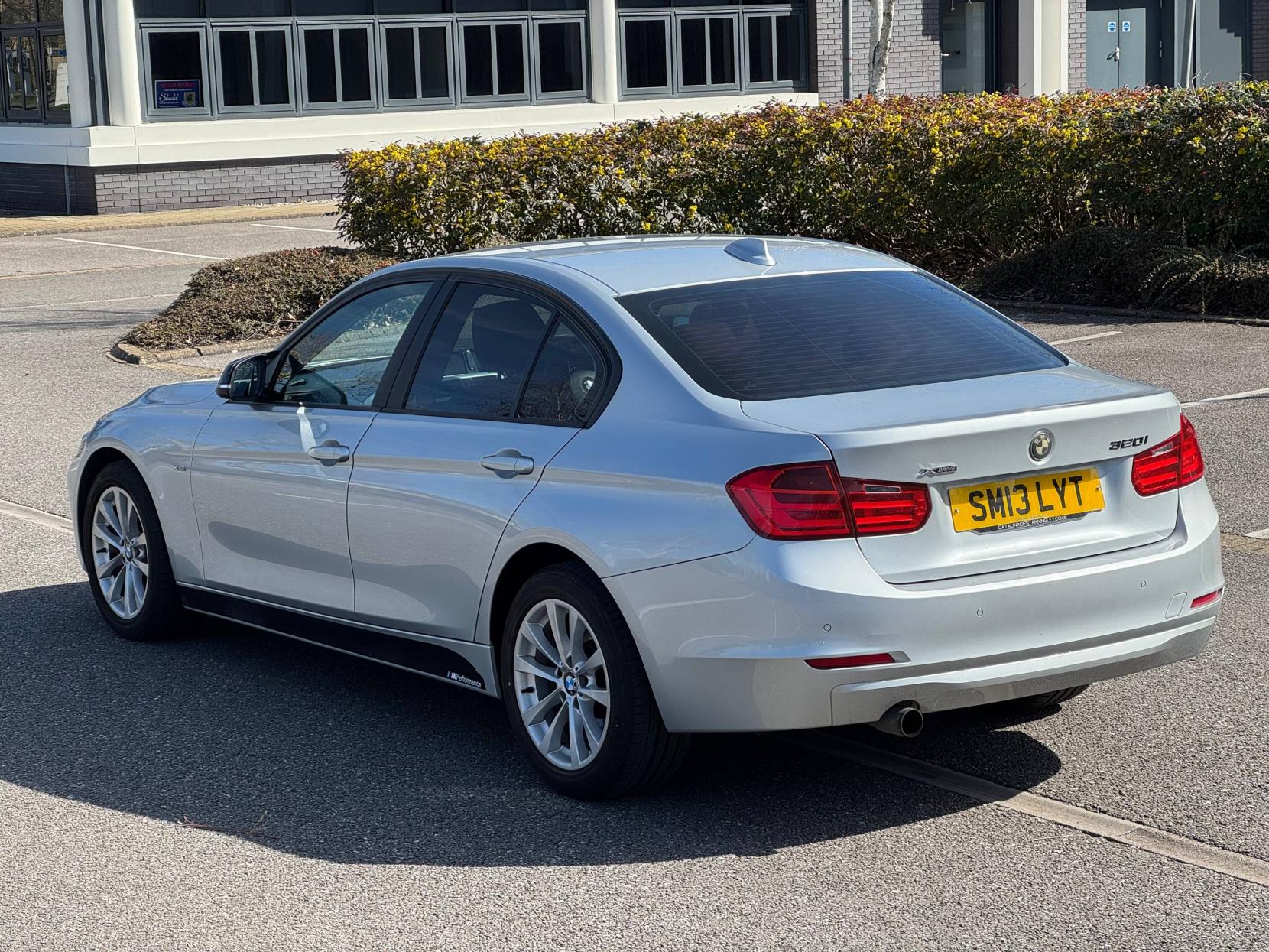 BMW 3 Series 2.0 320i SE Saloon 4dr Petrol Manual xDrive Euro 5 (s/s) (184 ps)