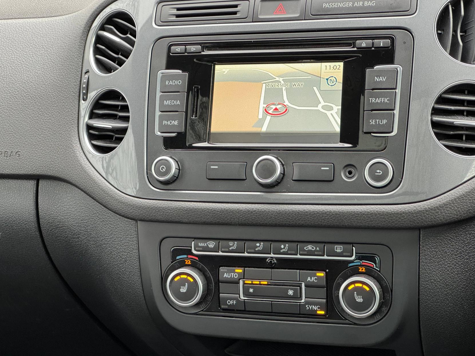 Volkswagen Tiguan 2.0 TDI BlueMotion Tech Match SUV 5dr Diesel DSG 4WD Euro 5 (s/s) (140 ps)