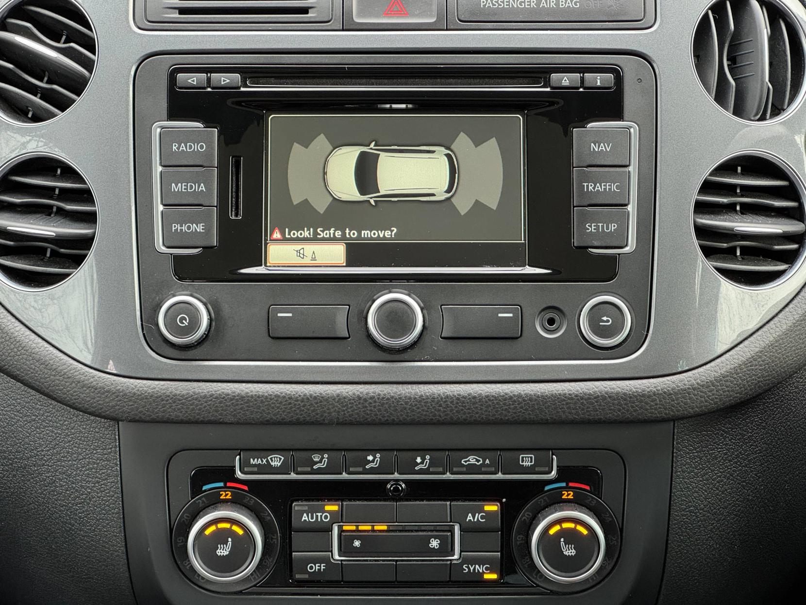 Volkswagen Tiguan 2.0 TDI BlueMotion Tech Match SUV 5dr Diesel DSG 4WD Euro 5 (s/s) (140 ps)