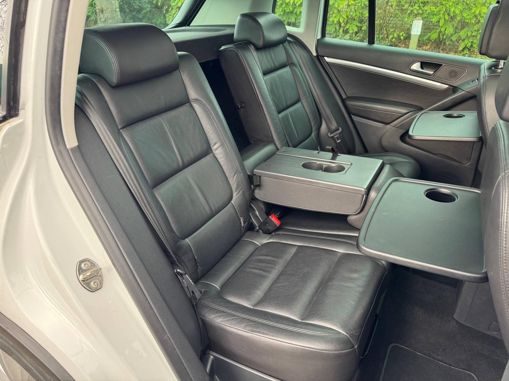 Volkswagen Tiguan 2.0 TDI BlueMotion Tech Match SUV 5dr Diesel DSG 4WD Euro 5 (s/s) (140 ps)