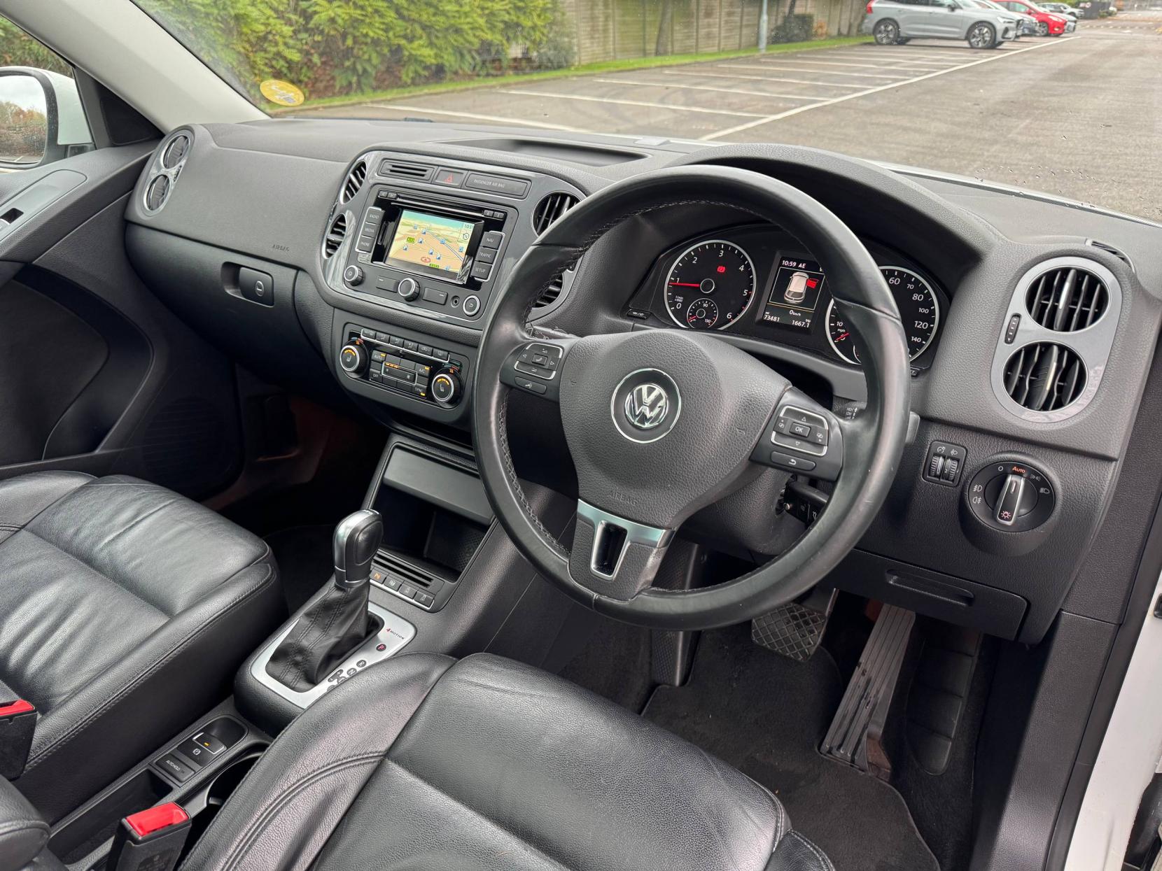 Volkswagen Tiguan 2.0 TDI BlueMotion Tech Match SUV 5dr Diesel DSG 4WD Euro 5 (s/s) (140 ps)