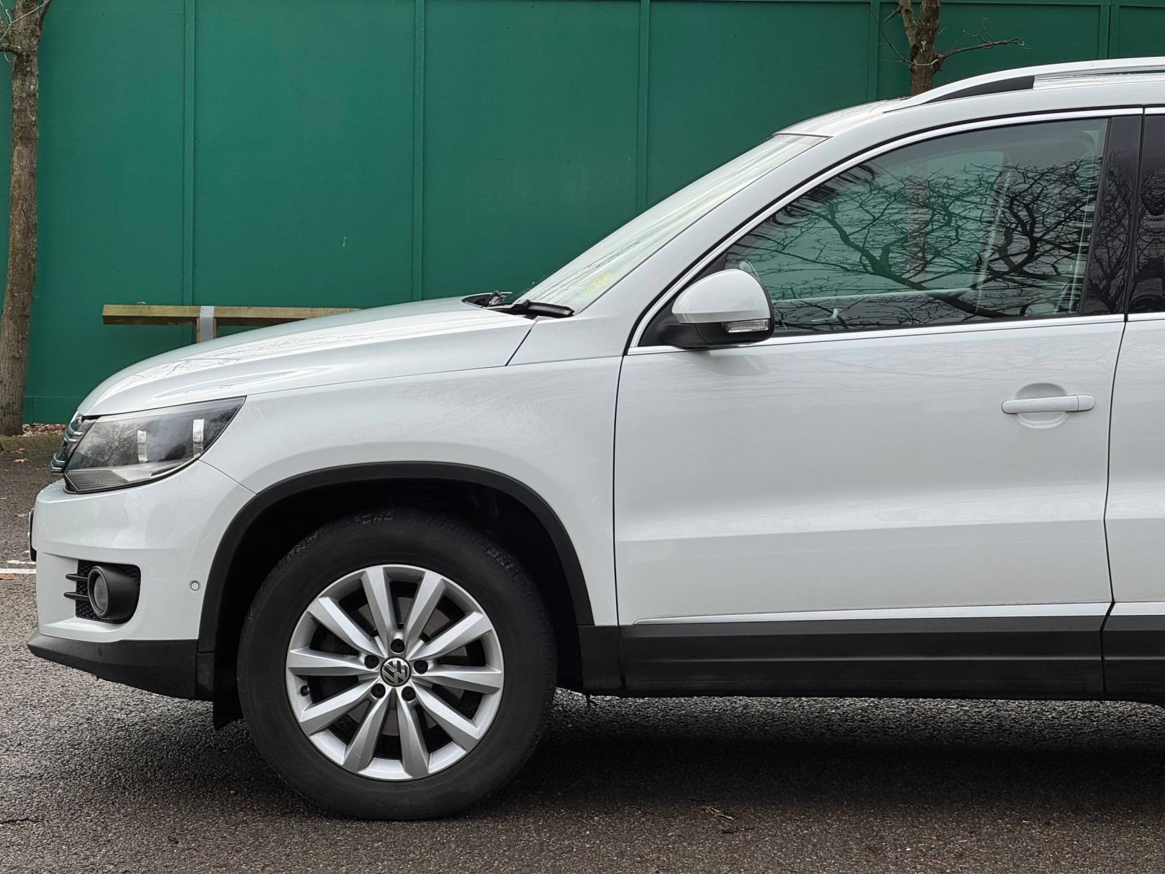 Volkswagen Tiguan 2.0 TDI BlueMotion Tech Match SUV 5dr Diesel DSG 4WD Euro 5 (s/s) (140 ps)
