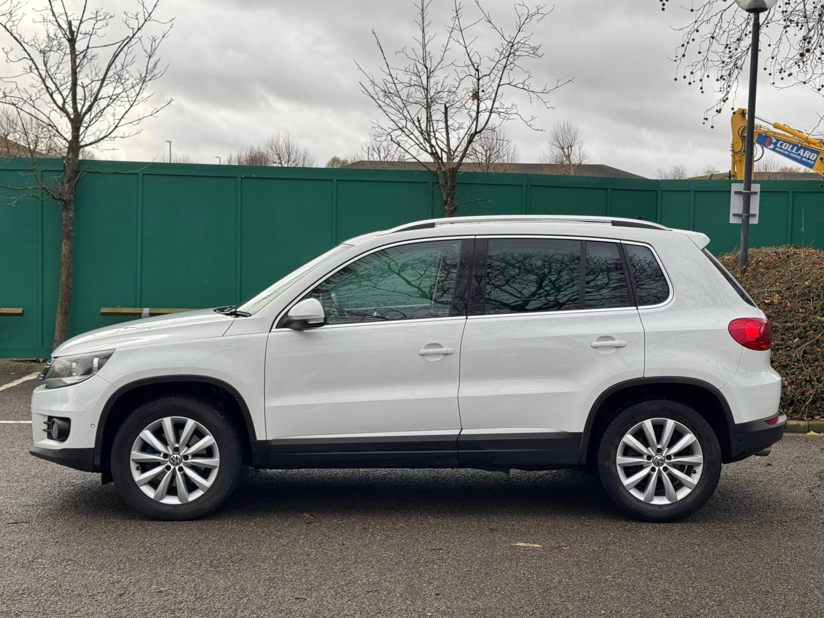 Volkswagen Tiguan 2.0 TDI BlueMotion Tech Match SUV 5dr Diesel DSG 4WD Euro 5 (s/s) (140 ps)