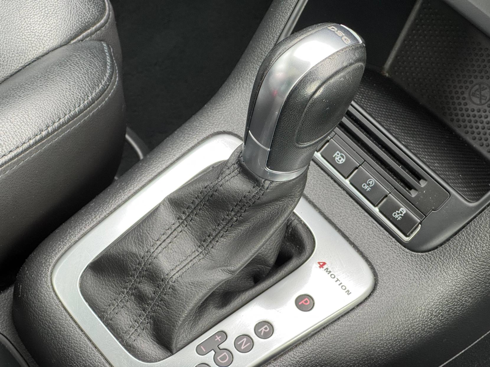 Volkswagen Tiguan 2.0 TDI BlueMotion Tech Match SUV 5dr Diesel DSG 4WD Euro 5 (s/s) (140 ps)