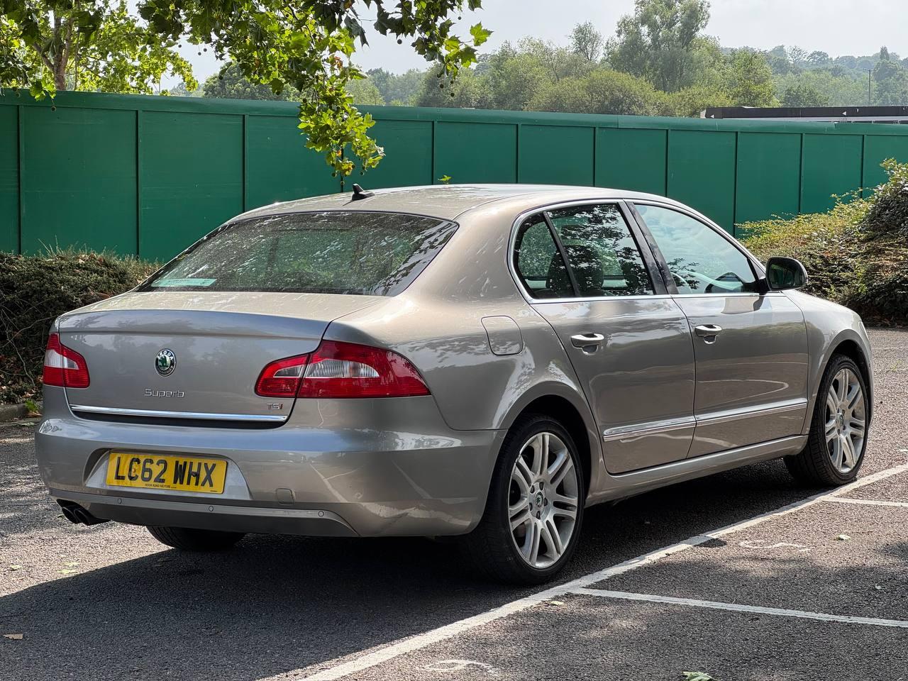 Skoda Superb 1.8 TSI Elegance Hatchback 5dr Petrol DSG Euro 5 (160 ps)