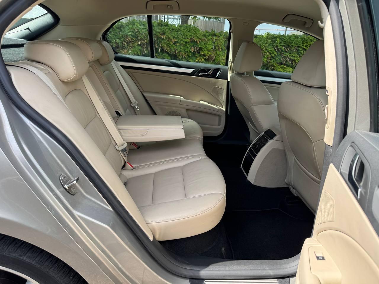 Skoda Superb 1.8 TSI Elegance Hatchback 5dr Petrol DSG Euro 5 (160 ps)