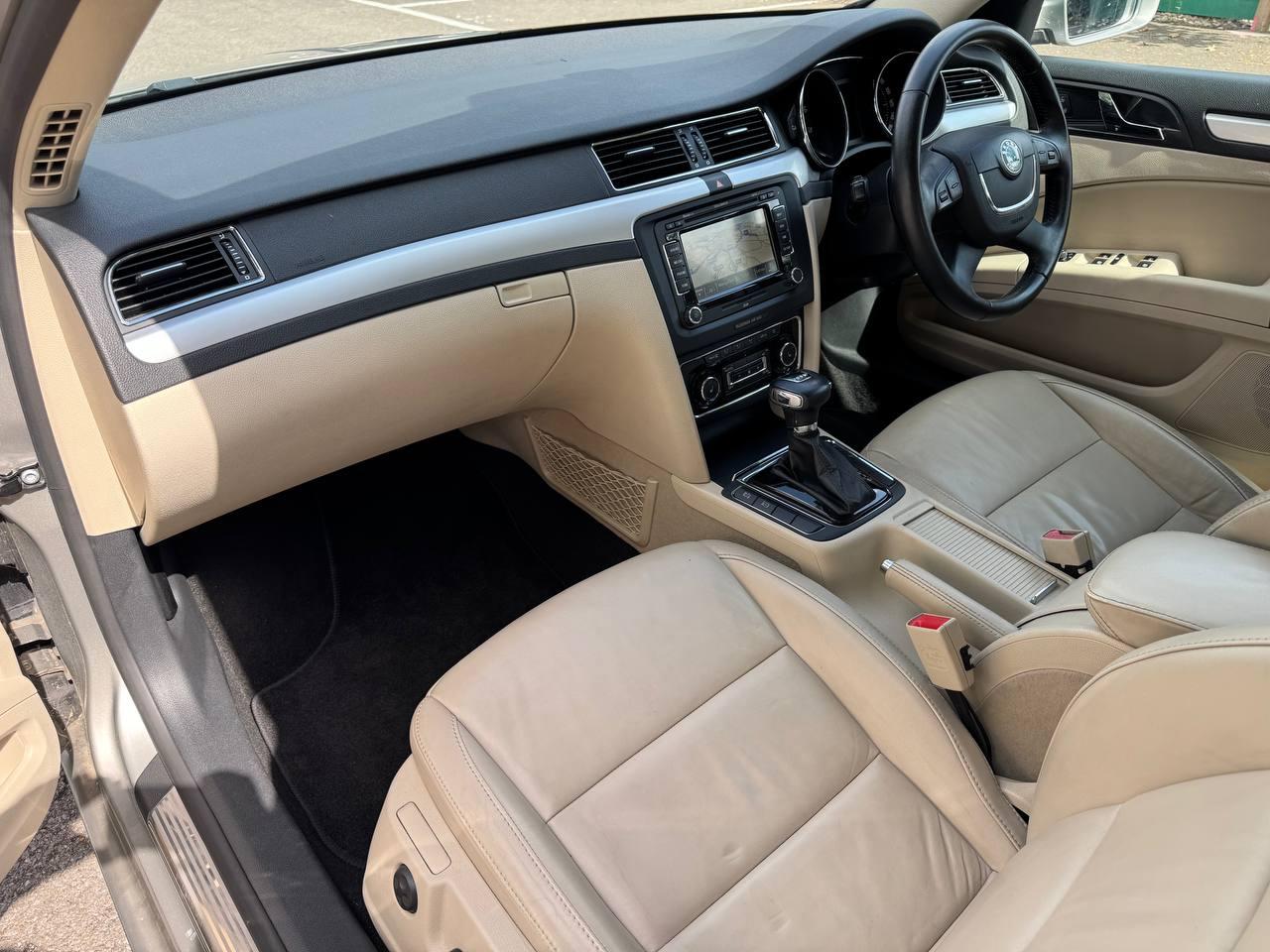 Skoda Superb 1.8 TSI Elegance Hatchback 5dr Petrol DSG Euro 5 (160 ps)