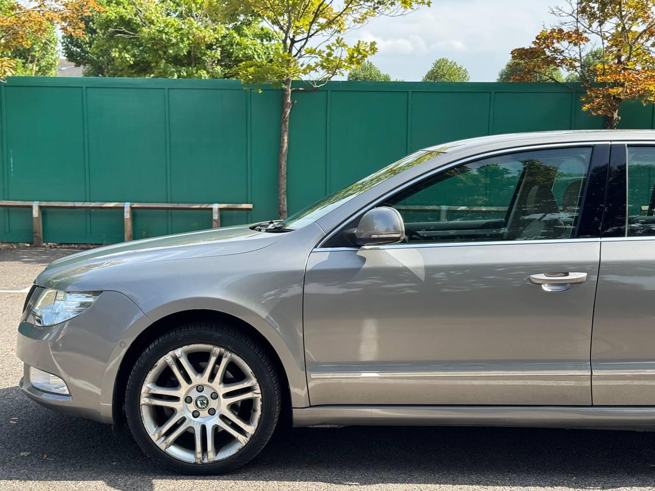 Skoda Superb 1.8 TSI Elegance Hatchback 5dr Petrol DSG Euro 5 (160 ps)