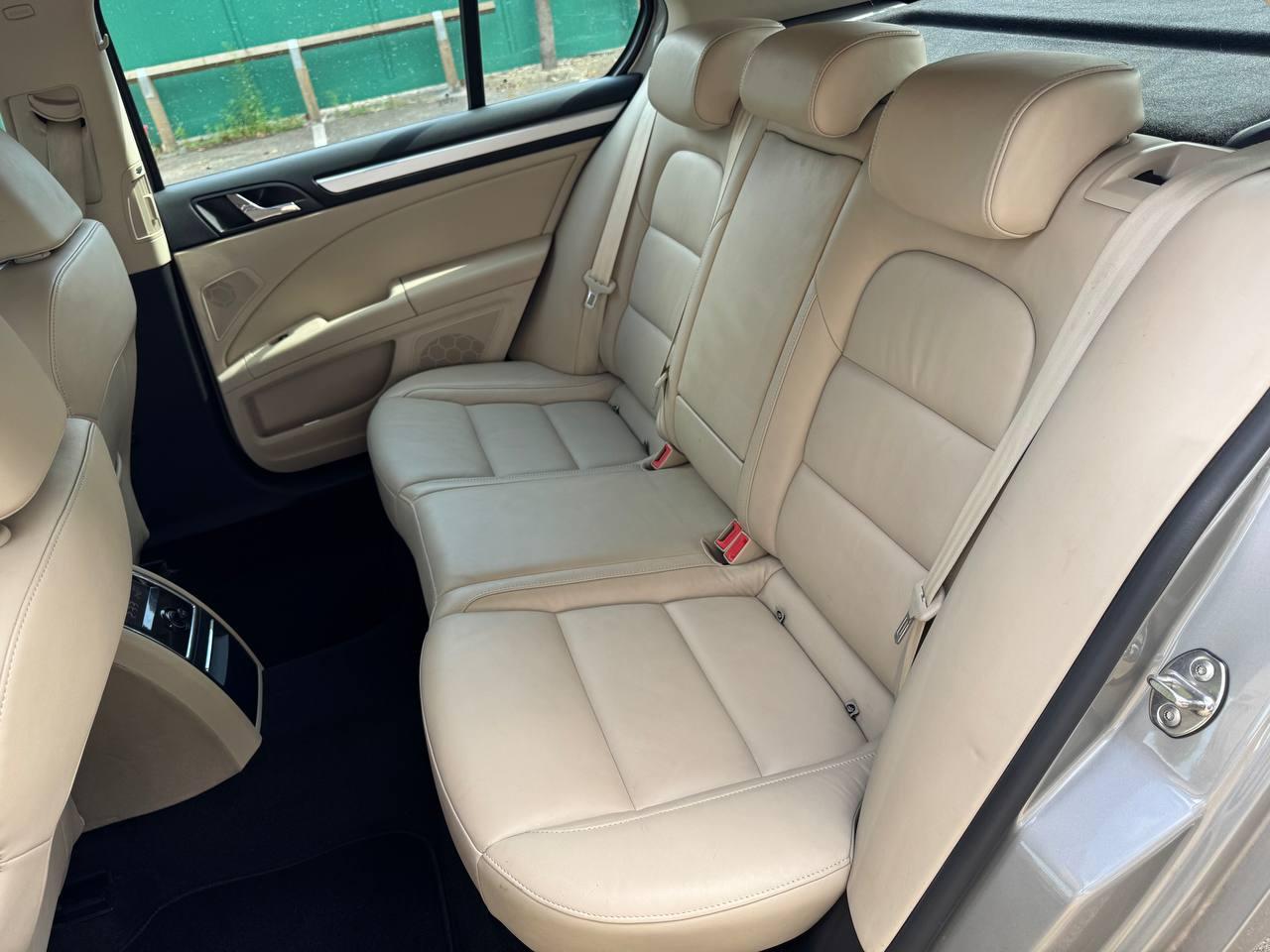 Skoda Superb 1.8 TSI Elegance Hatchback 5dr Petrol DSG Euro 5 (160 ps)