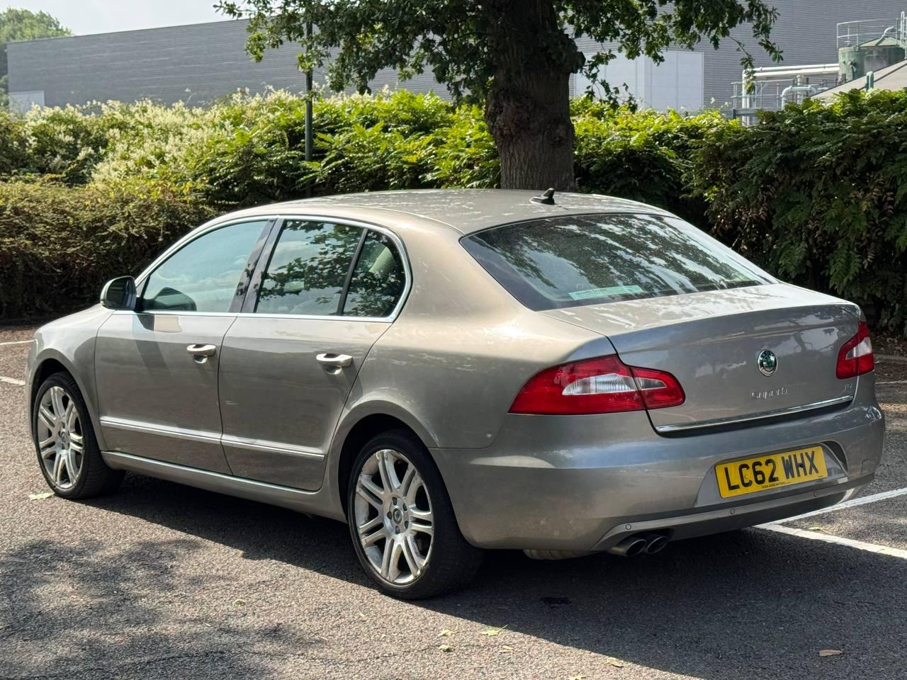 Skoda Superb 1.8 TSI Elegance Hatchback 5dr Petrol DSG Euro 5 (160 ps)