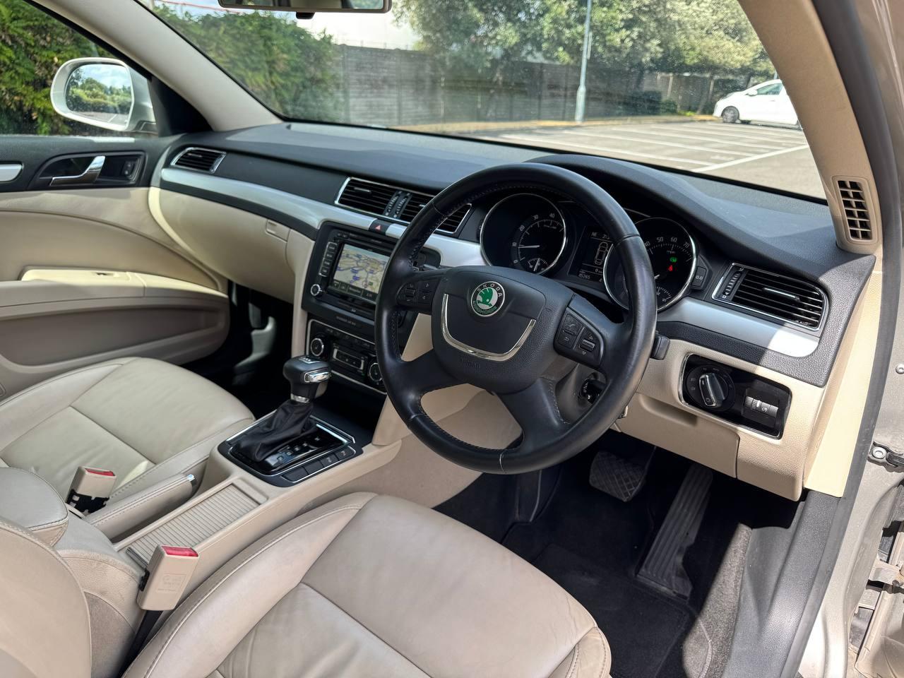 Skoda Superb 1.8 TSI Elegance Hatchback 5dr Petrol DSG Euro 5 (160 ps)