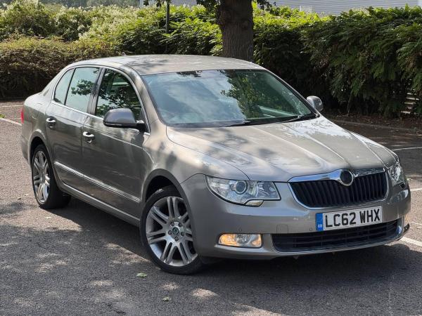 Skoda Superb 1.8 TSI Elegance Hatchback 5dr Petrol DSG Euro 5 (160 ps)