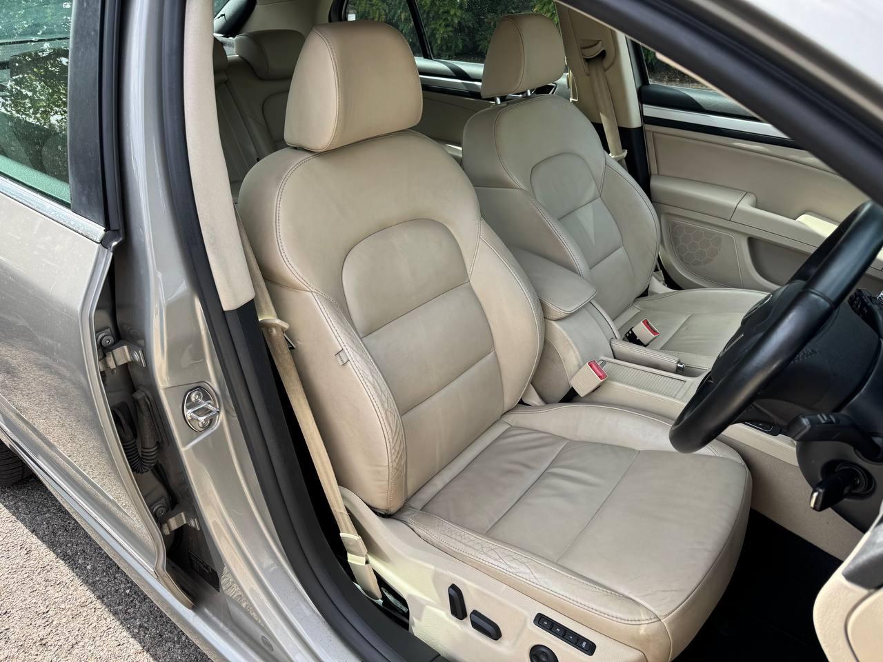 Skoda Superb 1.8 TSI Elegance Hatchback 5dr Petrol DSG Euro 5 (160 ps)