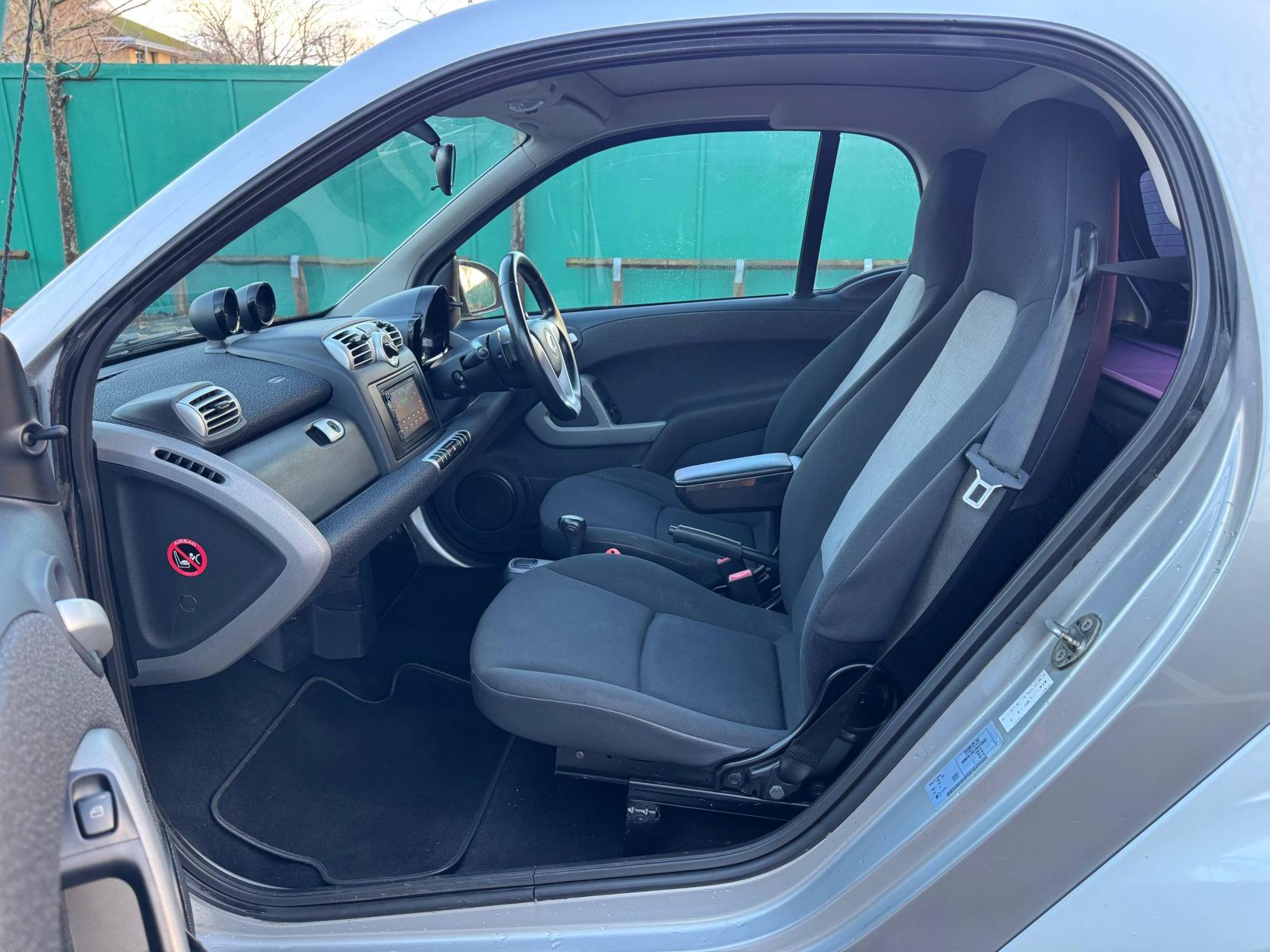 Smart fortwo 0.8 CDI Pulse Coupe 2dr Diesel SoftTouch Euro 5 (54 bhp)