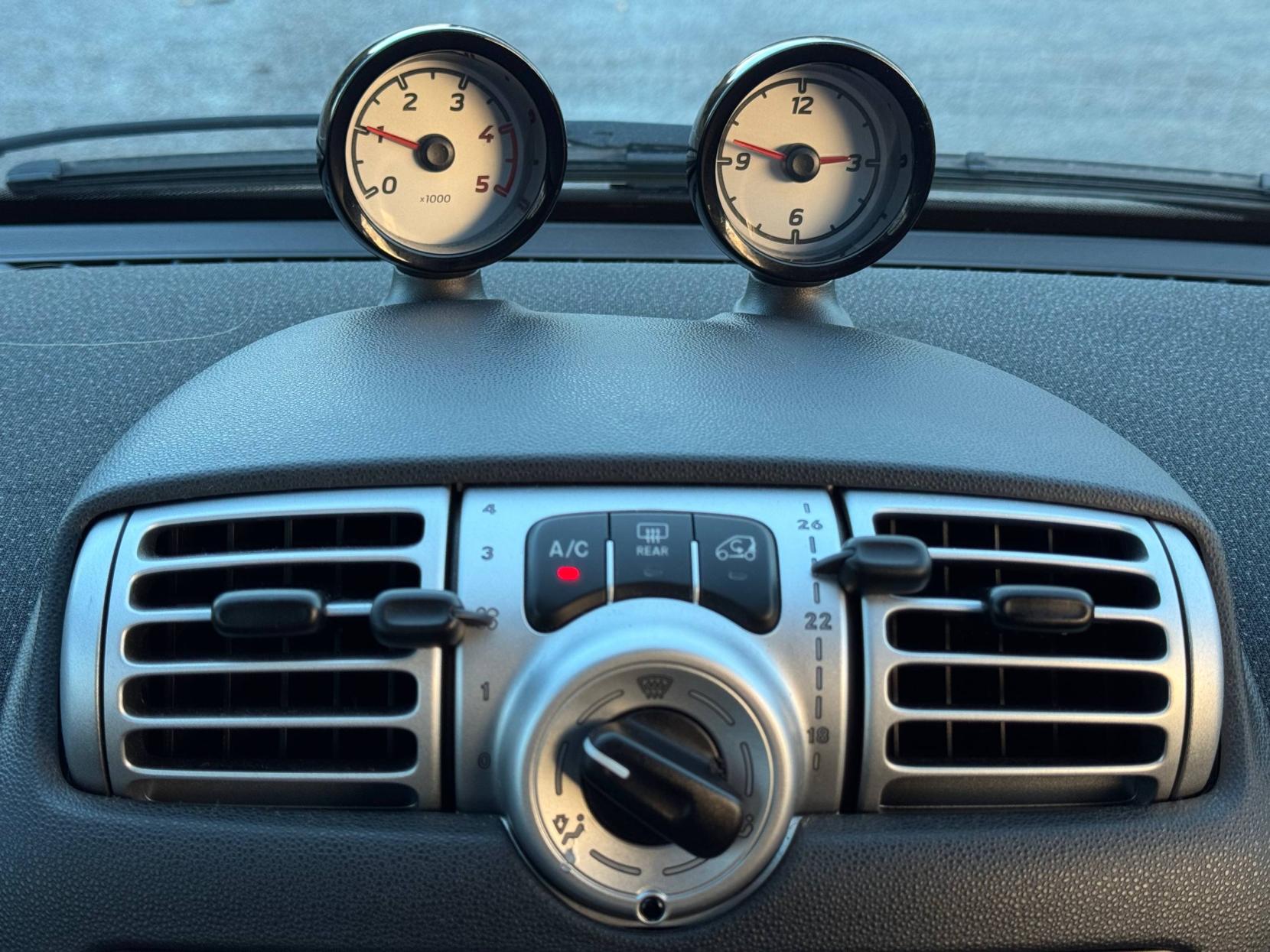 Smart fortwo 0.8 CDI Pulse Coupe 2dr Diesel SoftTouch Euro 5 (54 bhp)