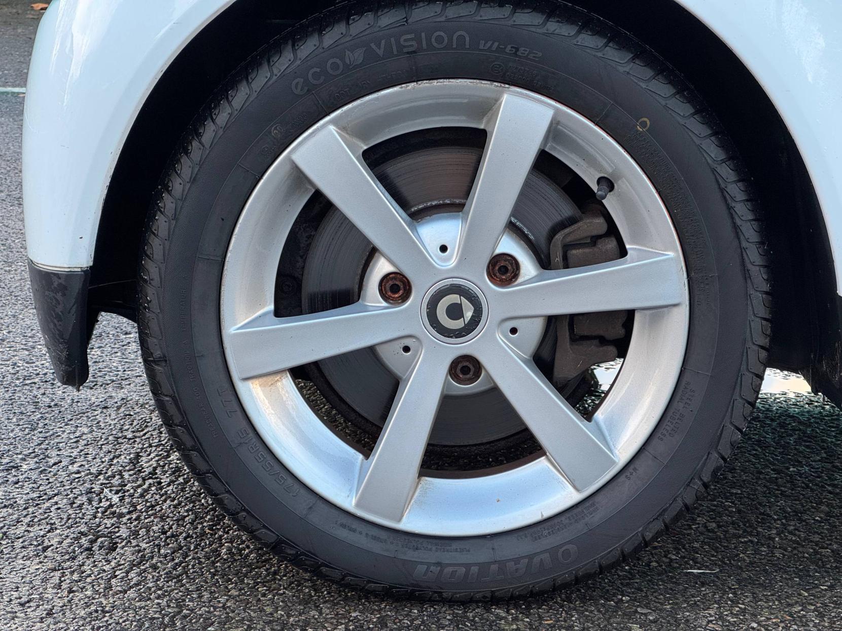 Smart fortwo 0.8 CDI Pulse Coupe 2dr Diesel SoftTouch Euro 5 (54 bhp)