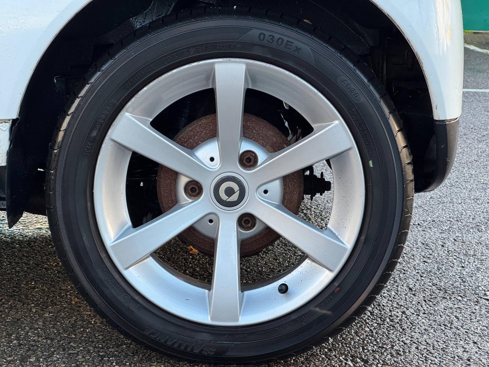 Smart fortwo 0.8 CDI Pulse Coupe 2dr Diesel SoftTouch Euro 5 (54 bhp)