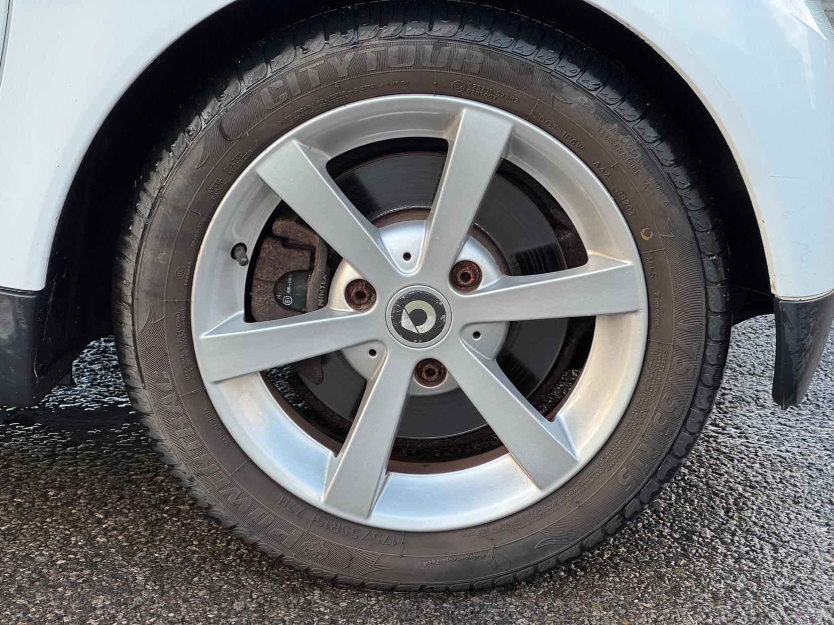 Smart fortwo 0.8 CDI Pulse Coupe 2dr Diesel SoftTouch Euro 5 (54 bhp)