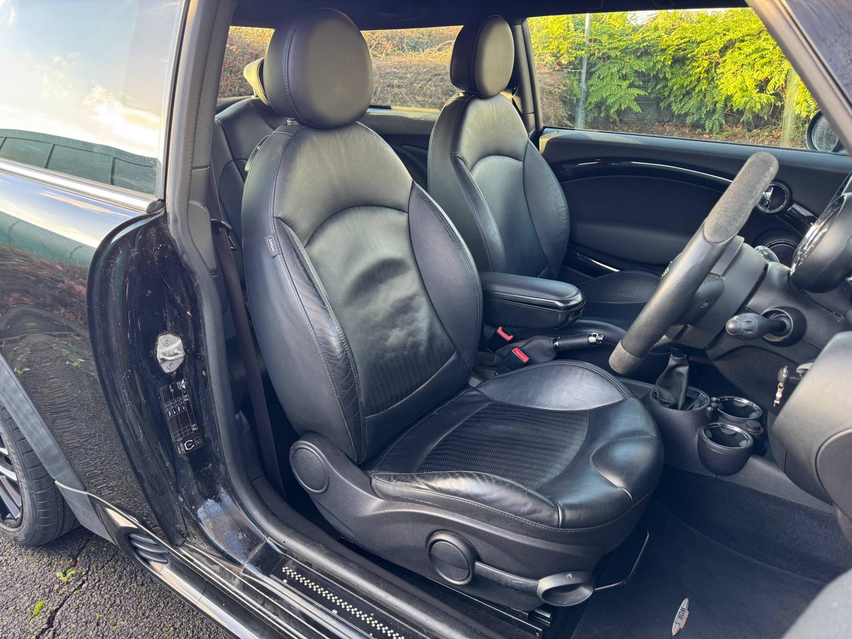 MINI Hatch 1.6 John Cooper Works Hatchback 3dr Petrol Manual Euro 5 (211 ps)