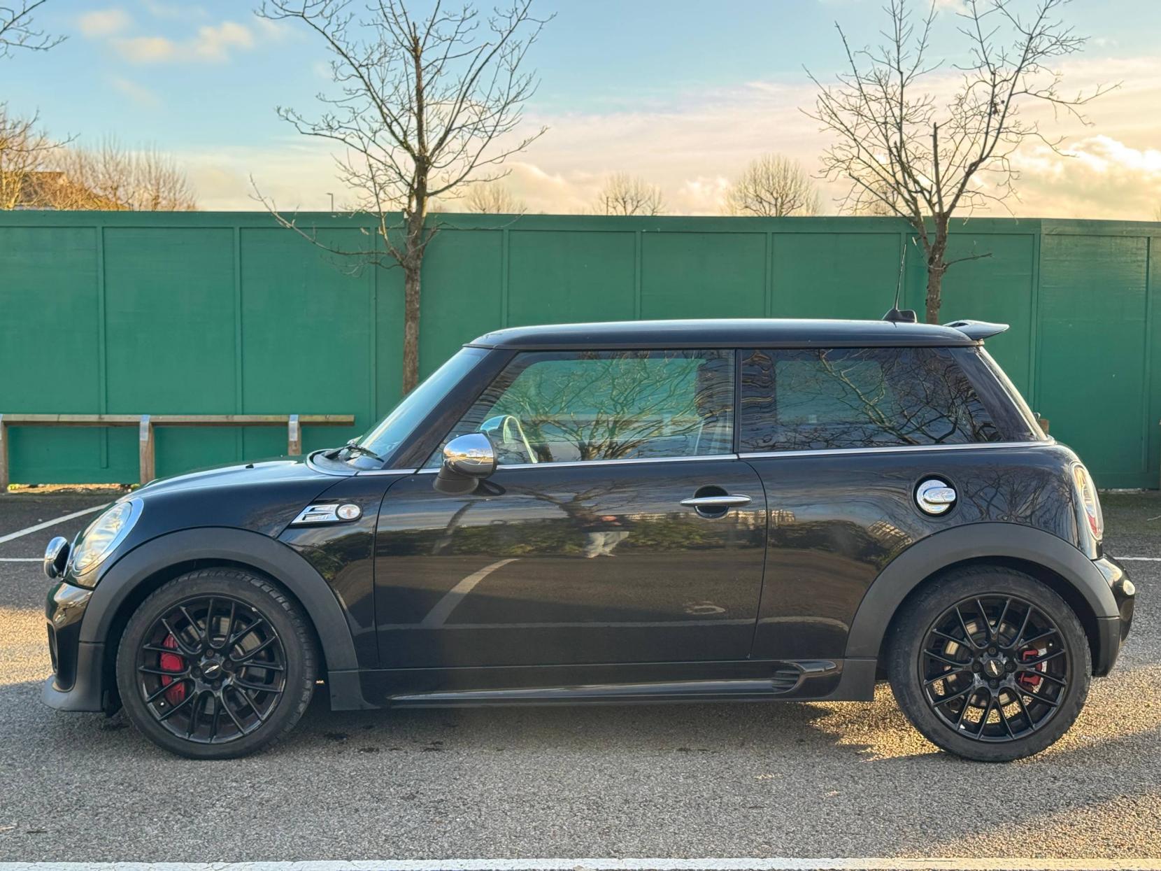 MINI Hatch 1.6 John Cooper Works Hatchback 3dr Petrol Manual Euro 5 (211 ps)