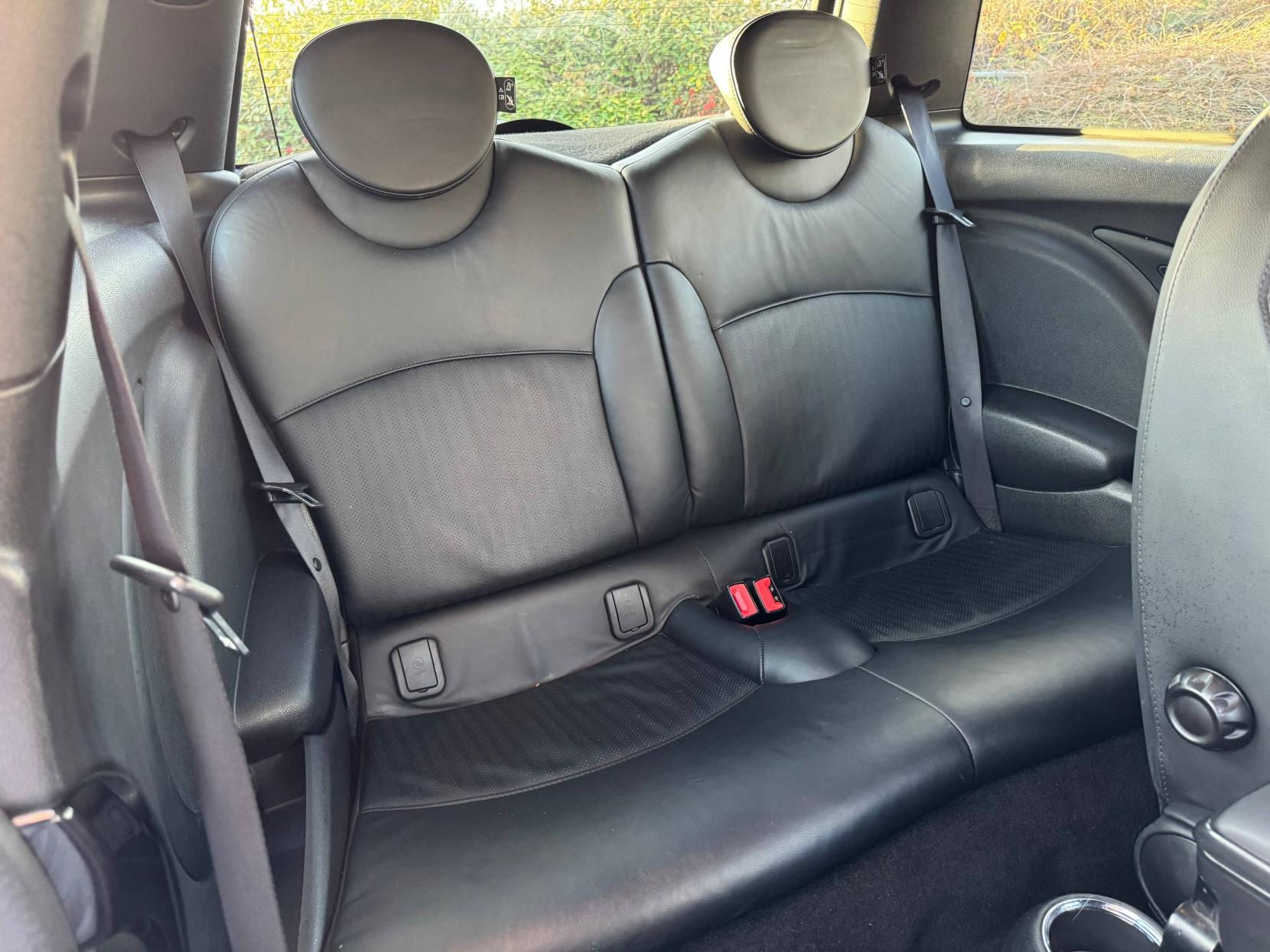 MINI Hatch 1.6 John Cooper Works Hatchback 3dr Petrol Manual Euro 5 (211 ps)