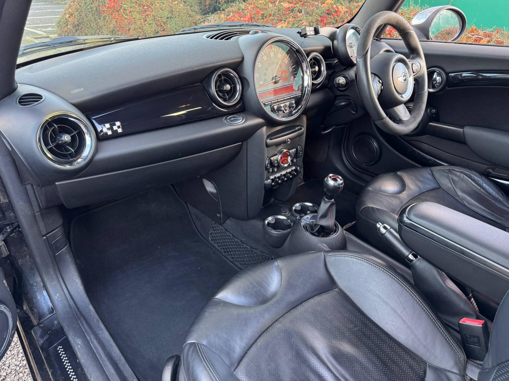 MINI Hatch 1.6 John Cooper Works Hatchback 3dr Petrol Manual Euro 5 (211 ps)