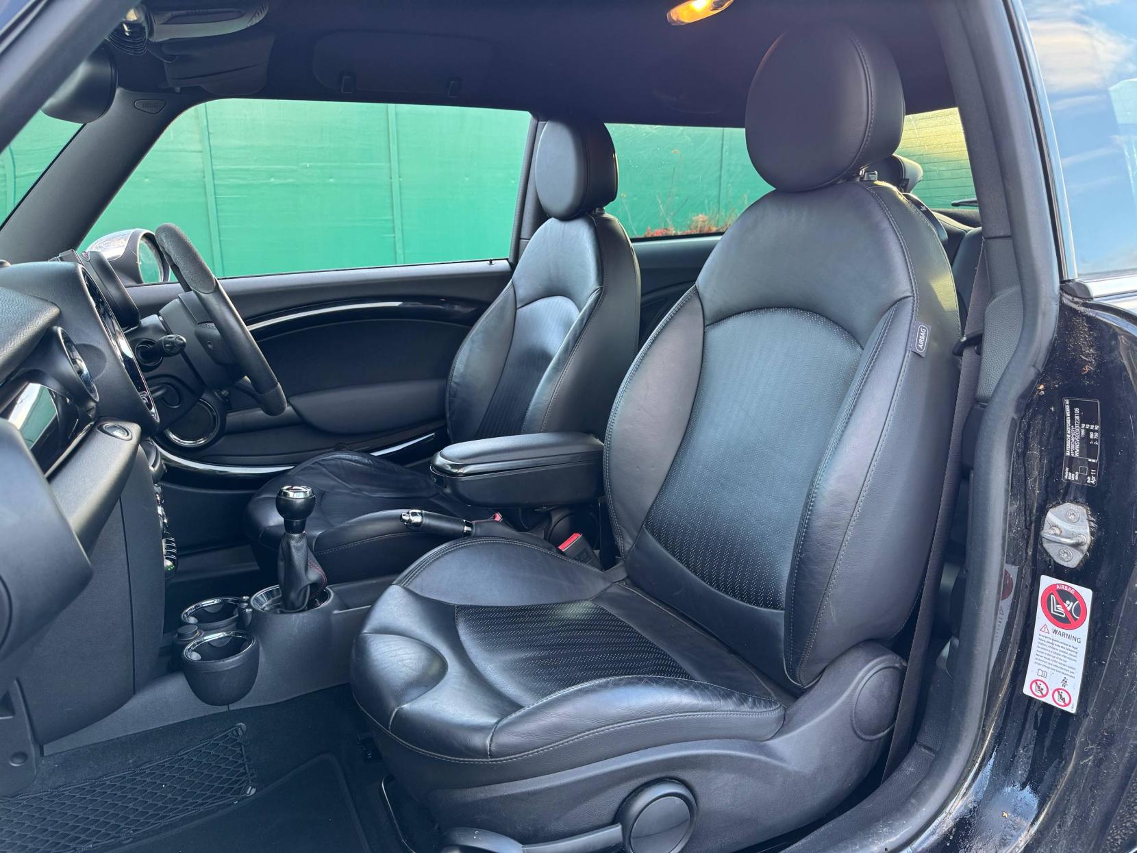 MINI Hatch 1.6 John Cooper Works Hatchback 3dr Petrol Manual Euro 5 (211 ps)