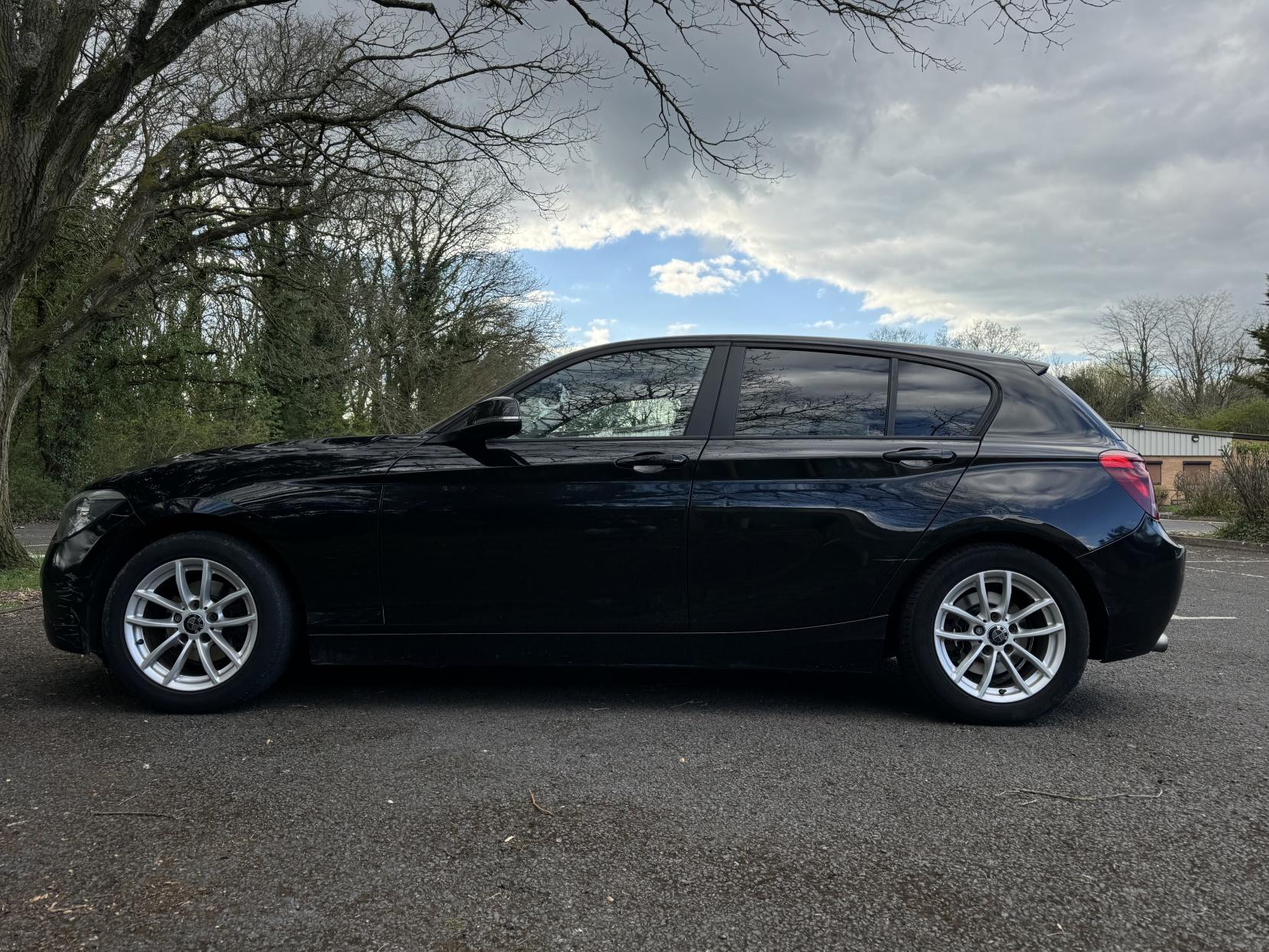 BMW 1 Series 1.6 116d ED EfficientDynamics Business Hatchback 5dr Diesel Manual Euro 5 (s/s) (116 ps)