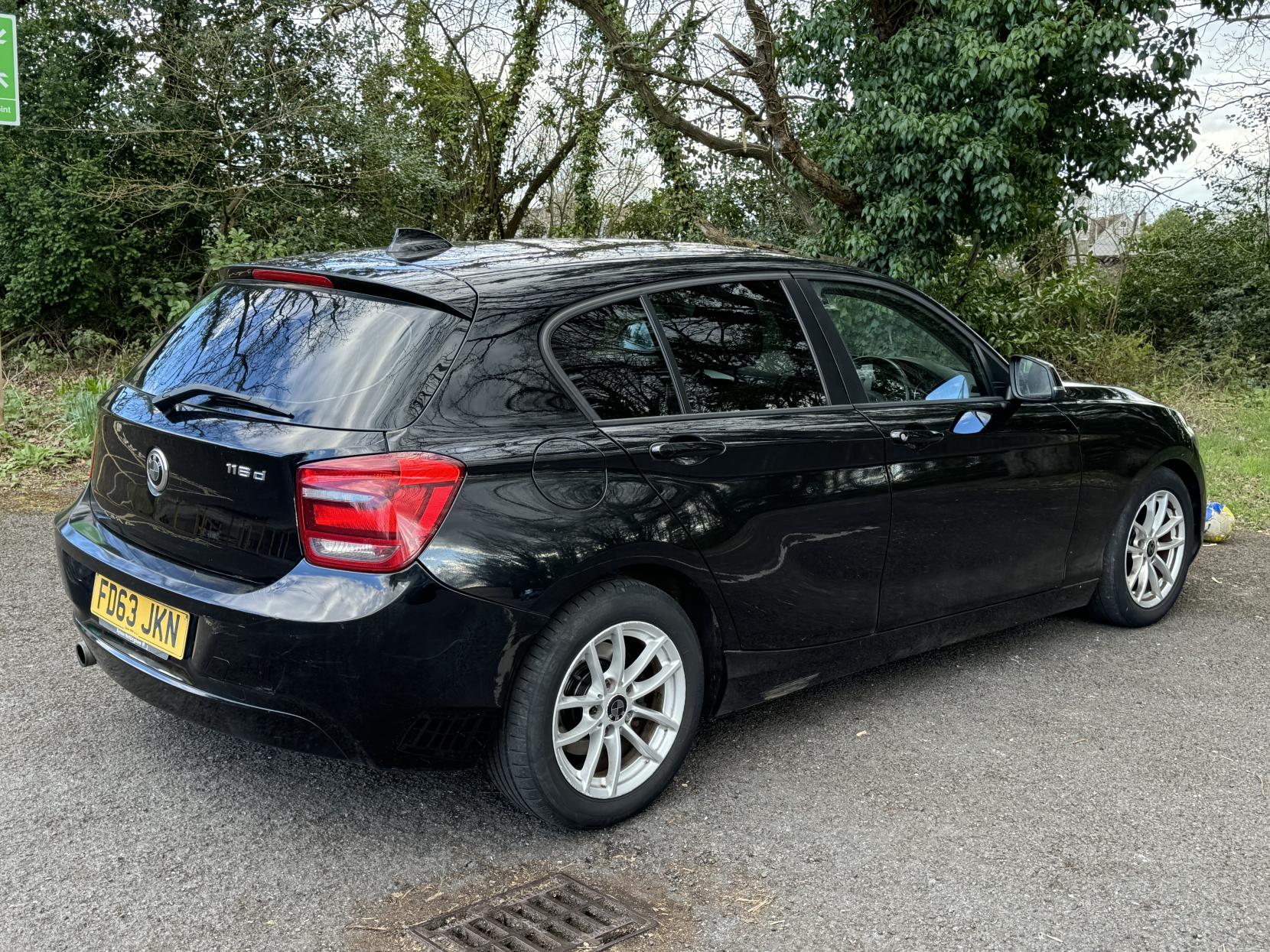 BMW 1 Series 1.6 116d ED EfficientDynamics Business Hatchback 5dr Diesel Manual Euro 5 (s/s) (116 ps)