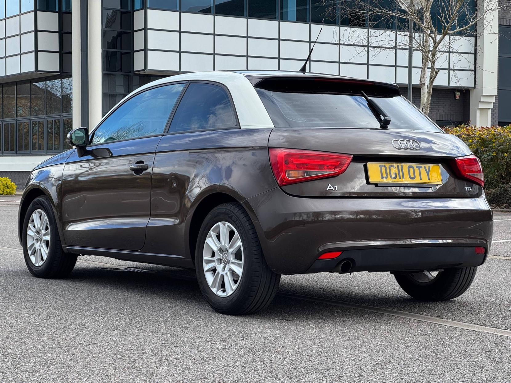 Audi A1 1.6 TDI SE Hatchback 3dr Diesel Manual Euro 5 (s/s) (105 ps)