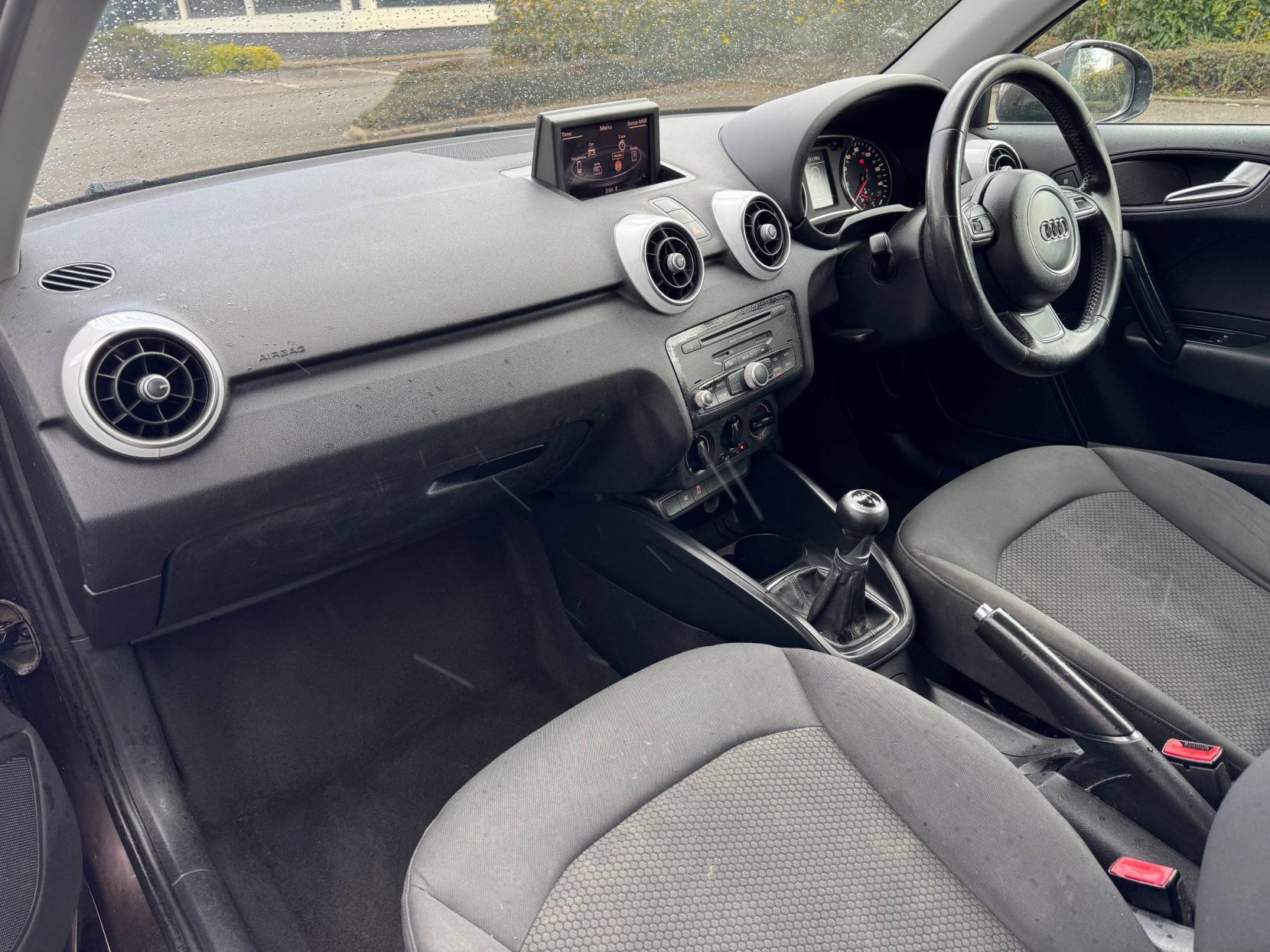 Audi A1 1.6 TDI SE Hatchback 3dr Diesel Manual Euro 5 (s/s) (105 ps)