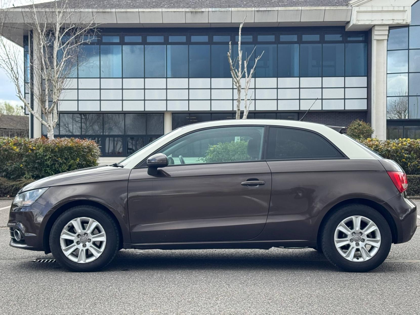 Audi A1 1.6 TDI SE Hatchback 3dr Diesel Manual Euro 5 (s/s) (105 ps)