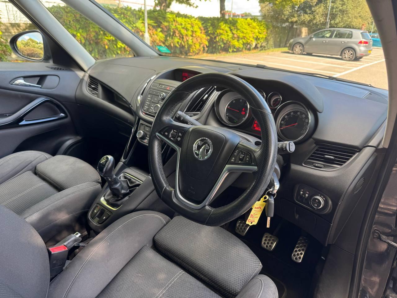 Vauxhall Zafira Tourer 2.0 CDTi SRi MPV 5dr Diesel Manual Euro 5 (130 ps)