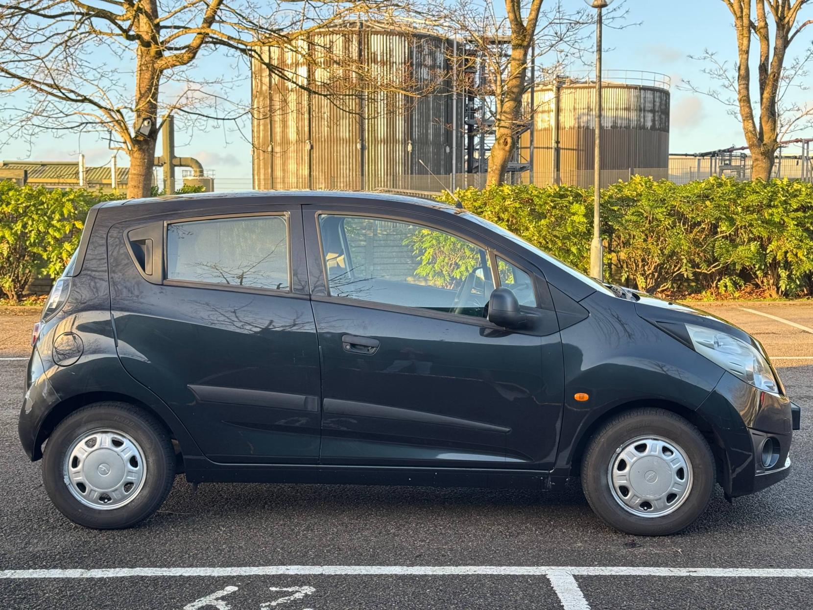 Chevrolet Spark 1.0i + Hatchback 5dr Petrol Manual Euro 5 (68 ps)