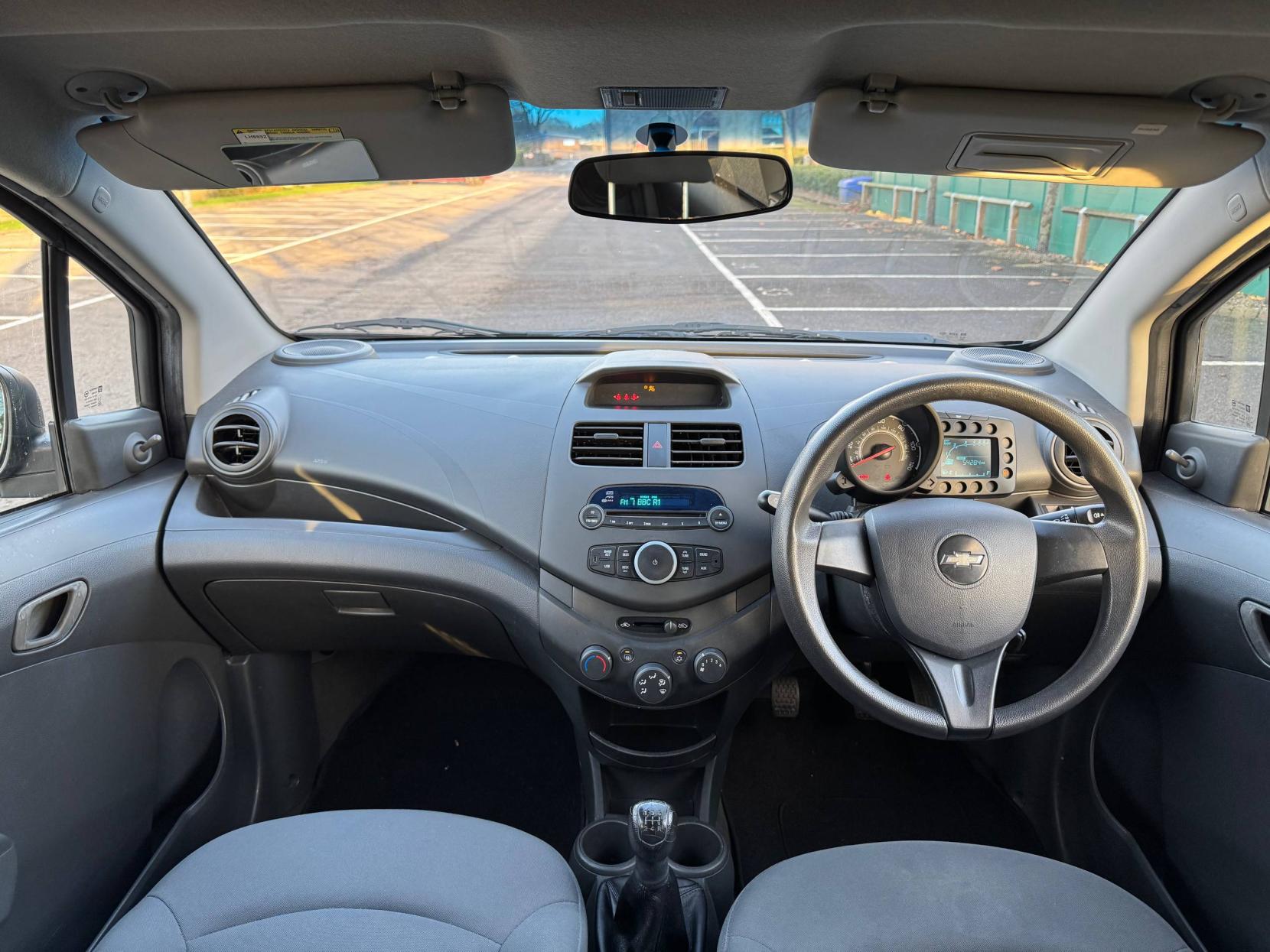 Chevrolet Spark 1.0i + Hatchback 5dr Petrol Manual Euro 5 (68 ps)