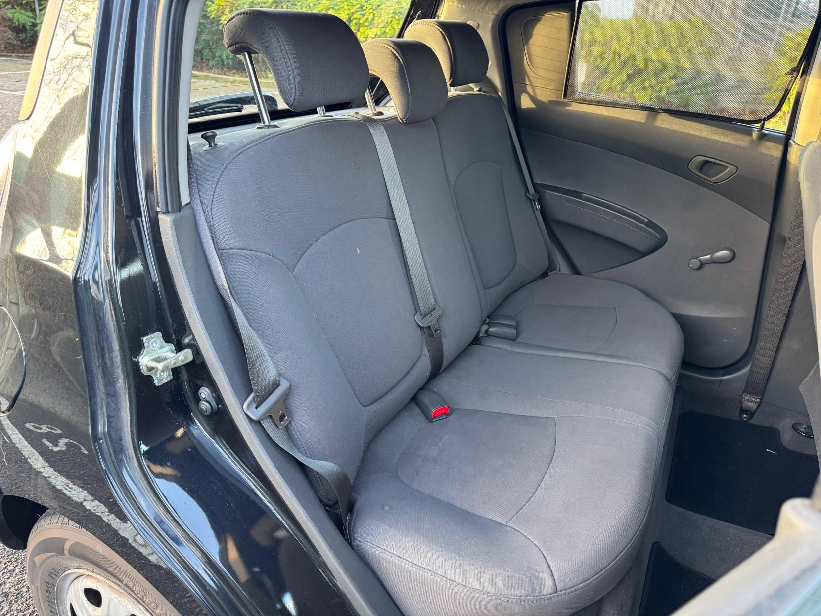 Chevrolet Spark 1.0i + Hatchback 5dr Petrol Manual Euro 5 (68 ps)