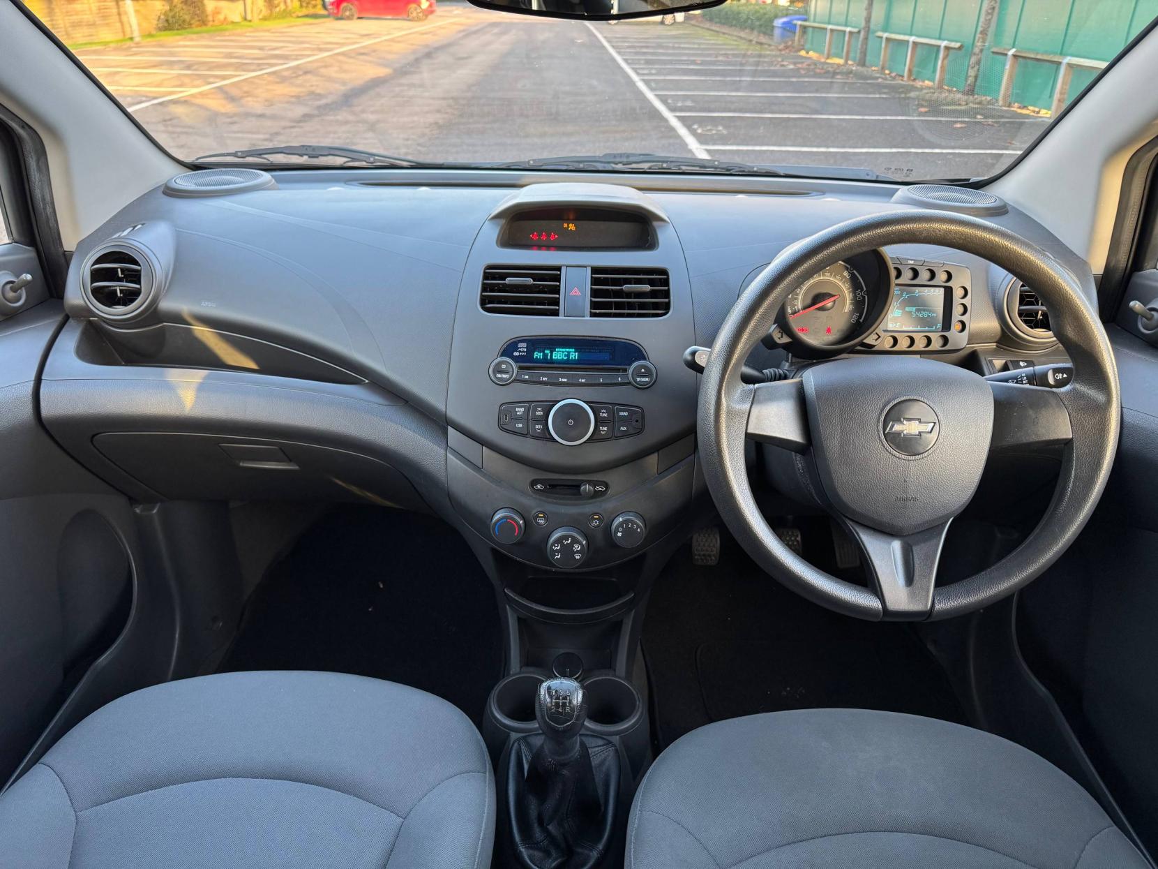 Chevrolet Spark 1.0i + Hatchback 5dr Petrol Manual Euro 5 (68 ps)