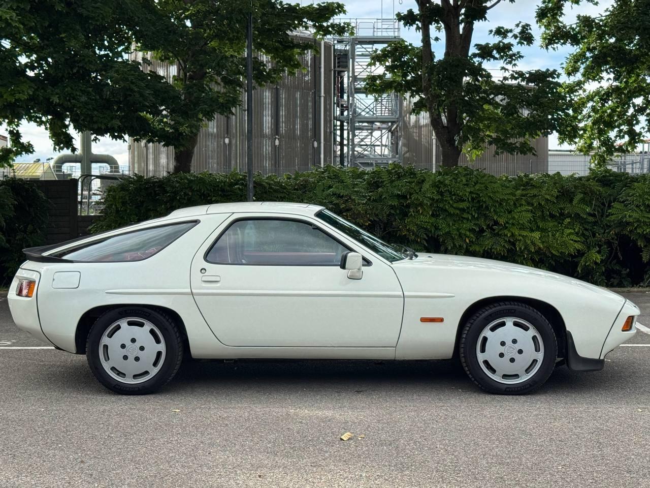 Porsche 928 4.7 S Coupe 2dr Petrol Automatic (300 bhp)