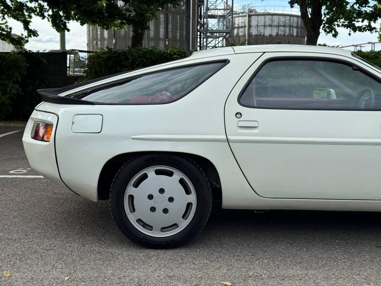 Porsche 928 4.7 S Coupe 2dr Petrol Automatic (300 bhp)