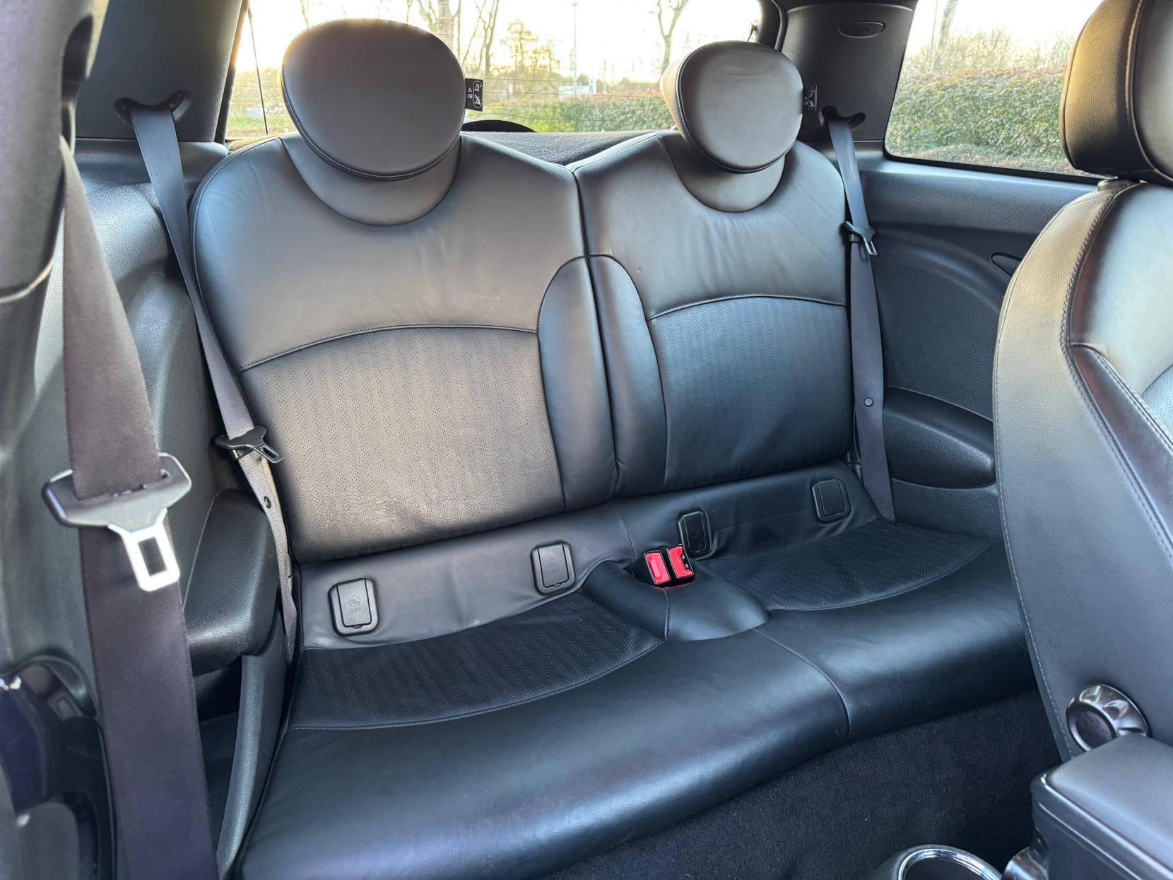 MINI Hatch 1.6 John Cooper Works Hatchback 3dr Petrol Manual Euro 5 (211 ps)