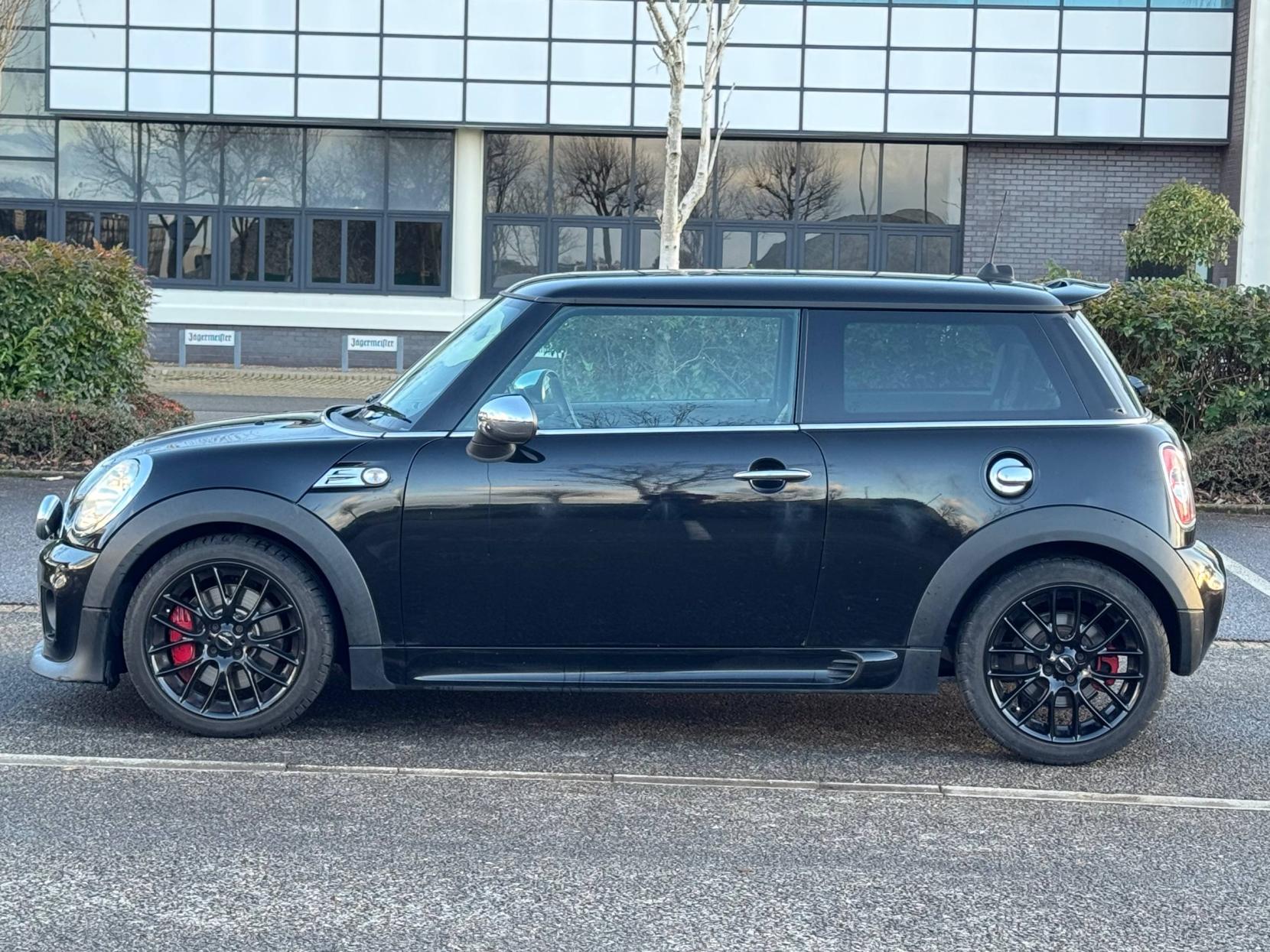 MINI Hatch 1.6 John Cooper Works Hatchback 3dr Petrol Manual Euro 5 (211 ps)