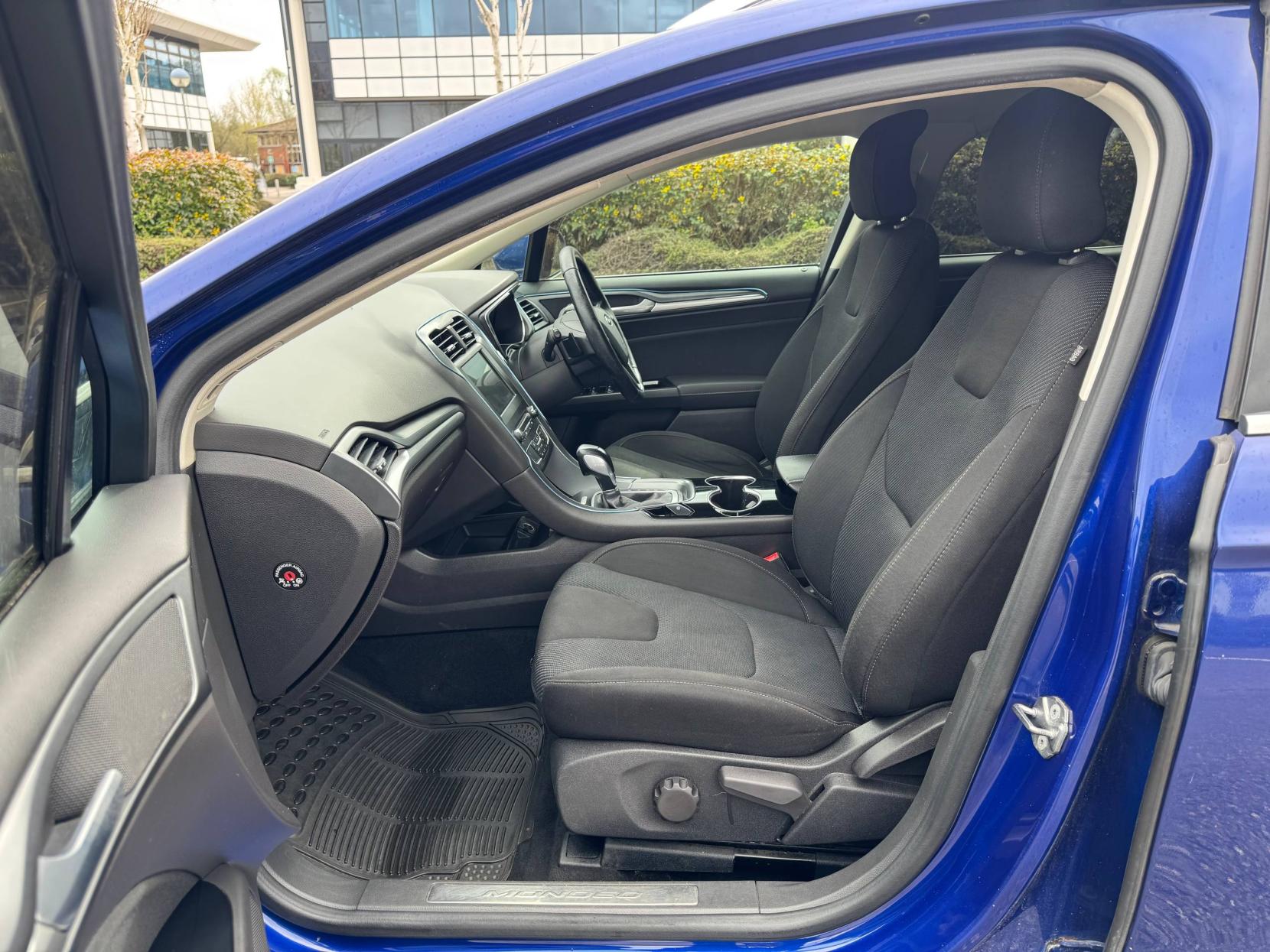 Ford Mondeo 2.0 TDCi Titanium Estate 5dr Diesel Powershift Euro 6 (s/s) (180 ps)